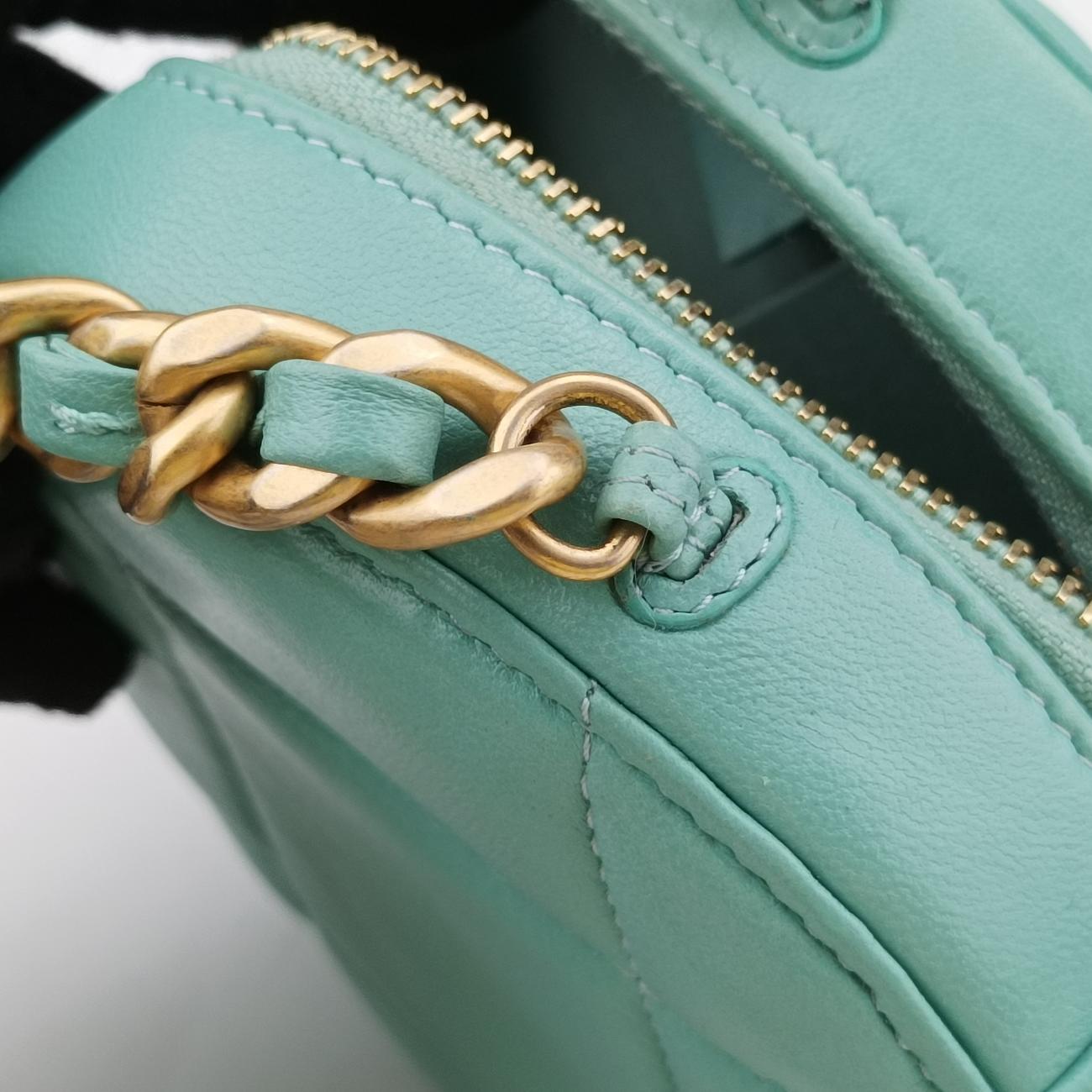 CHANEL 19 RoundGreenLambskinAP094531371650シャネル19ラウンドグリーンラムスキンAP094531371650