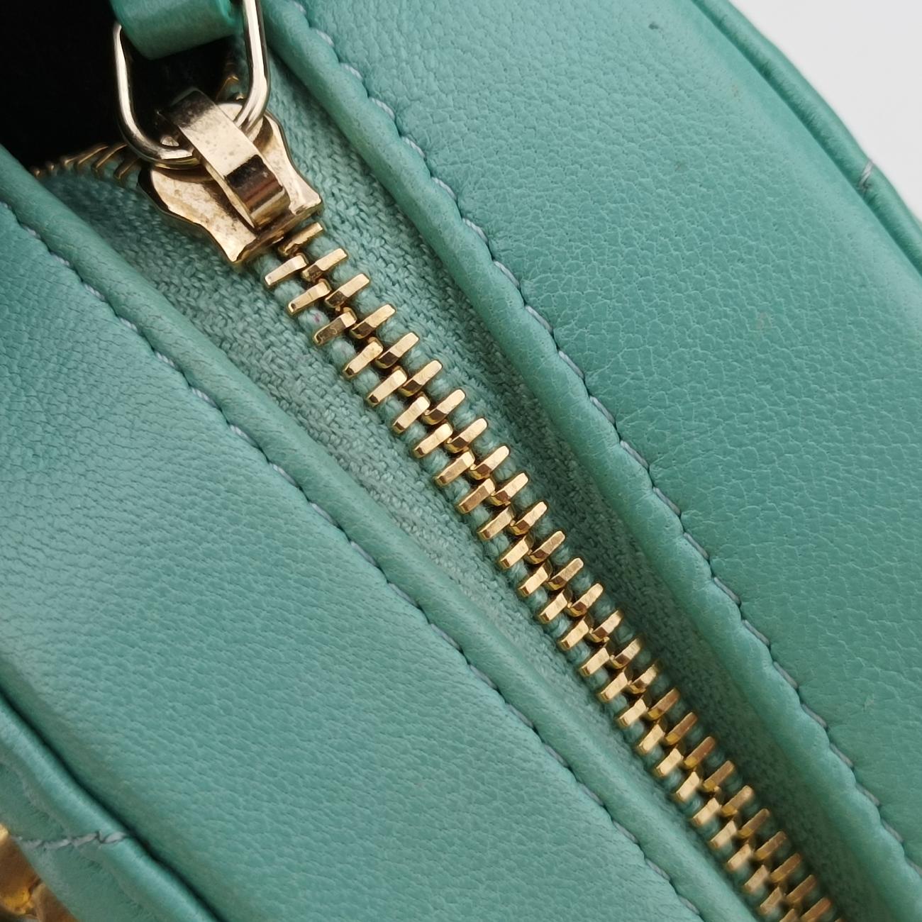 CHANEL 19 RoundGreenLambskinAP094531371650シャネル19ラウンドグリーンラムスキンAP094531371650