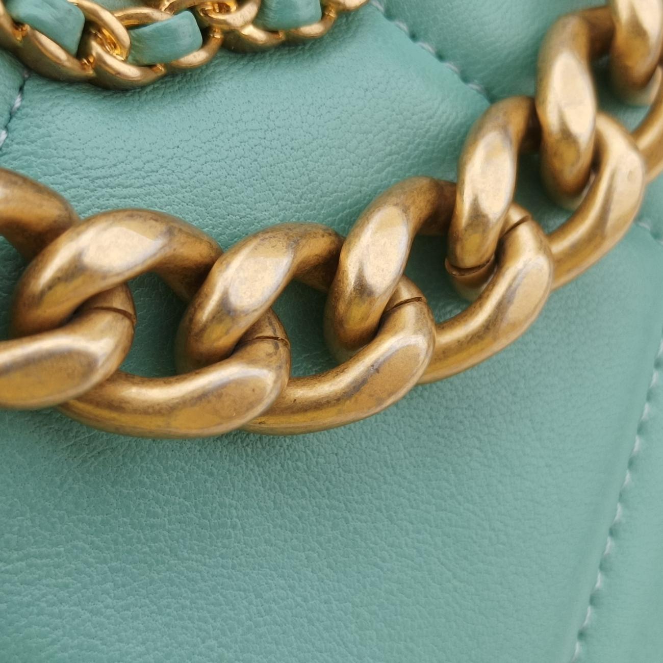 CHANEL 19 RoundGreenLambskinAP094531371650シャネル19ラウンドグリーンラムスキンAP094531371650