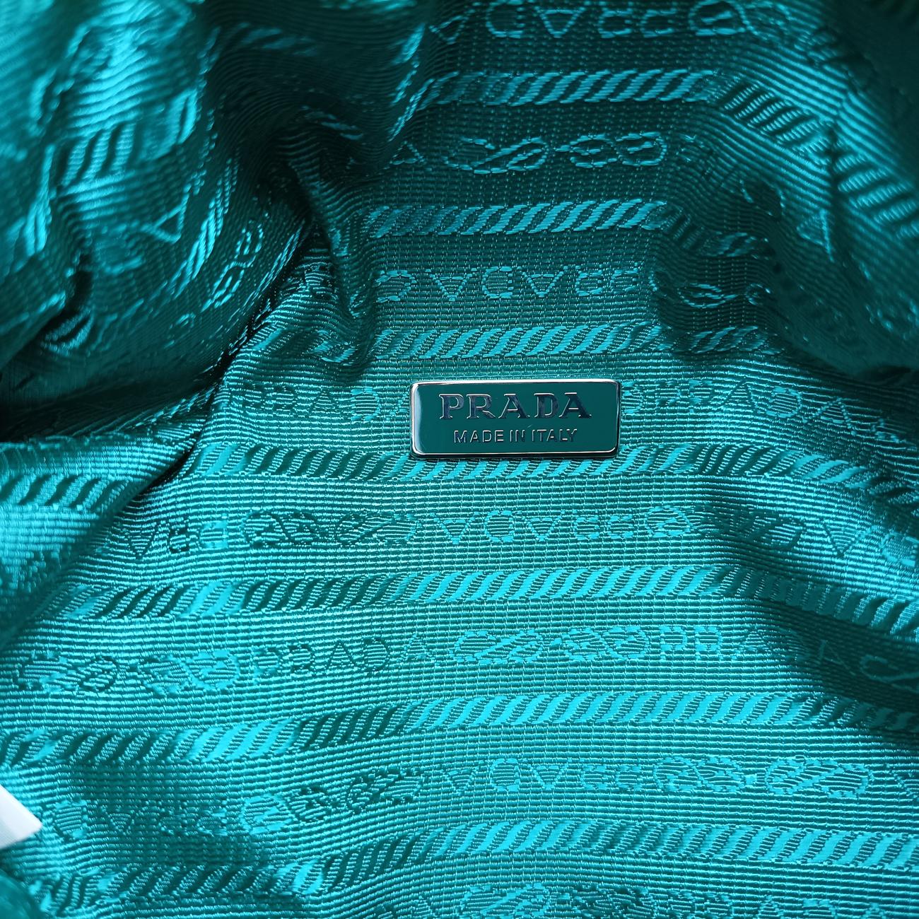Padded Nappa triangleGreenlambskin1BA3157/Dパデッド ナッパ トライアングルグリーンラムスキン1BA3157/D