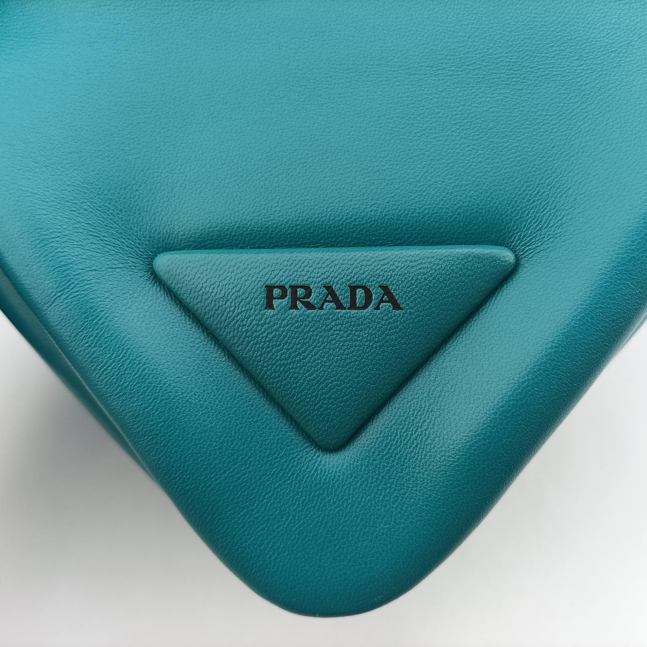 Padded Nappa triangleGreenlambskin1BA3157/Dパデッド ナッパ トライアングルグリーンラムスキン1BA3157/D