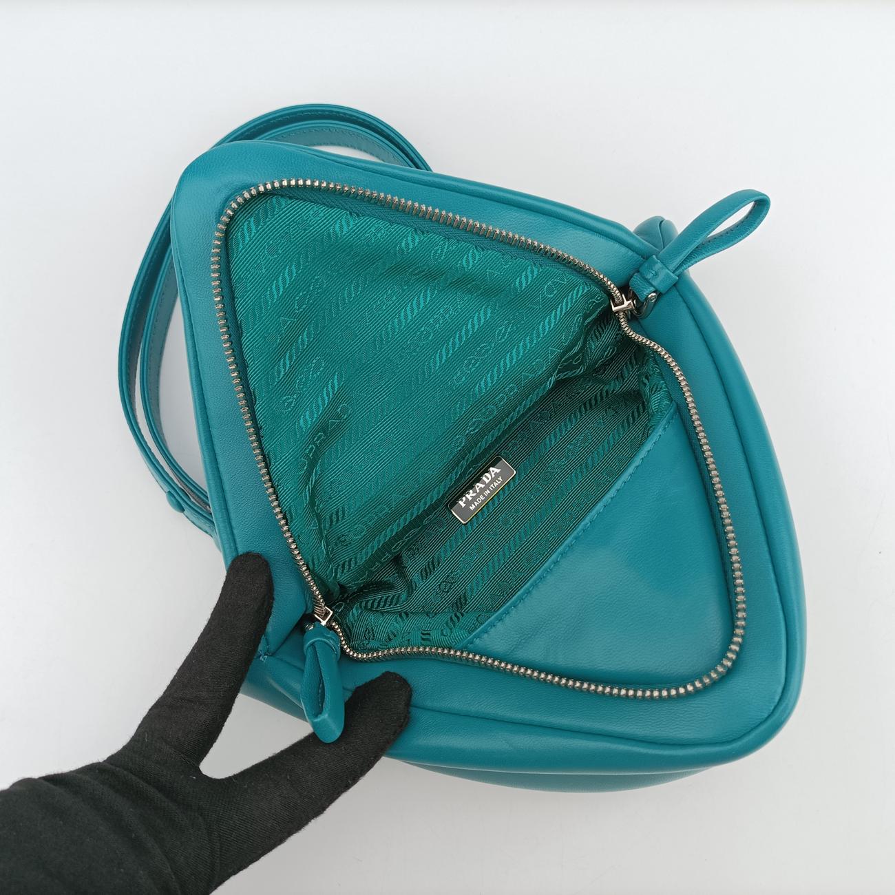 Padded Nappa triangleGreenlambskin1BA3157/Dパデッド ナッパ トライアングルグリーンラムスキン1BA3157/D
