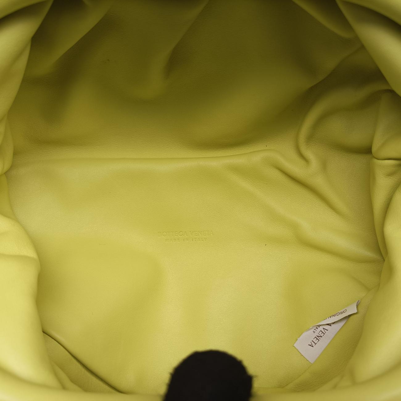The Chain PouchYellowlambskinP01572807Lザ チェーン ポーチイエローラムスキンP01572807L