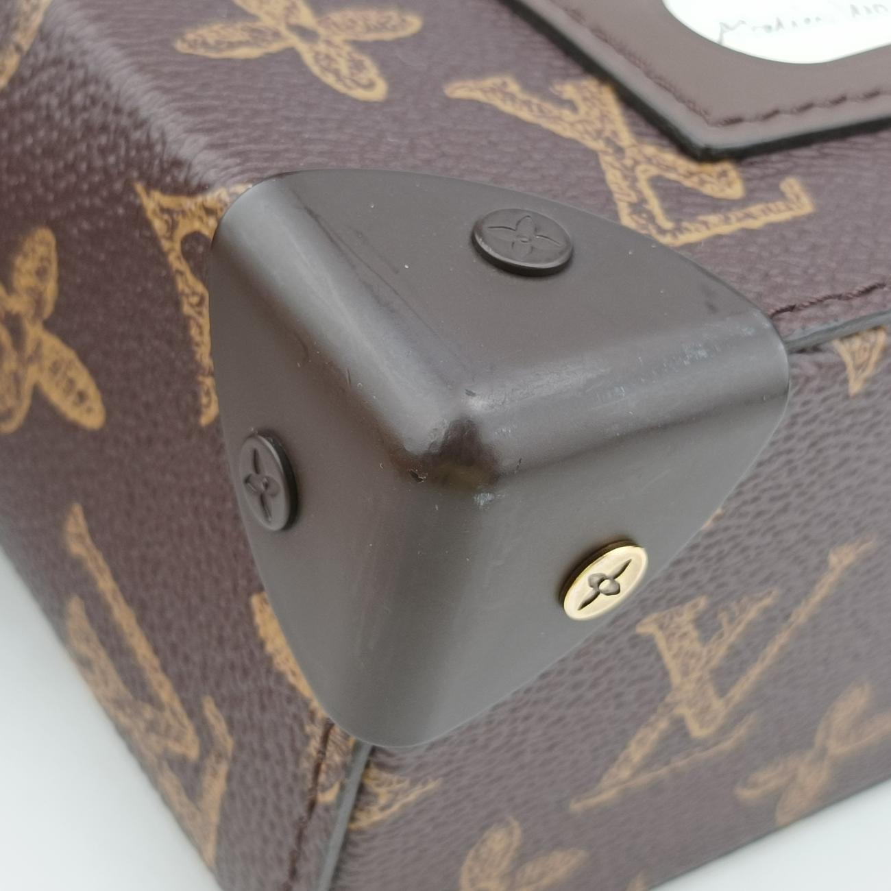 Monogram (No. 7) Vertical Box TrunkBrownPVC coated canvasM59664ICチップモノグラム(N°7) ヴェルティカル ボックス トランクブラウン系PVCコーティングキャンバスM59664ICチップ