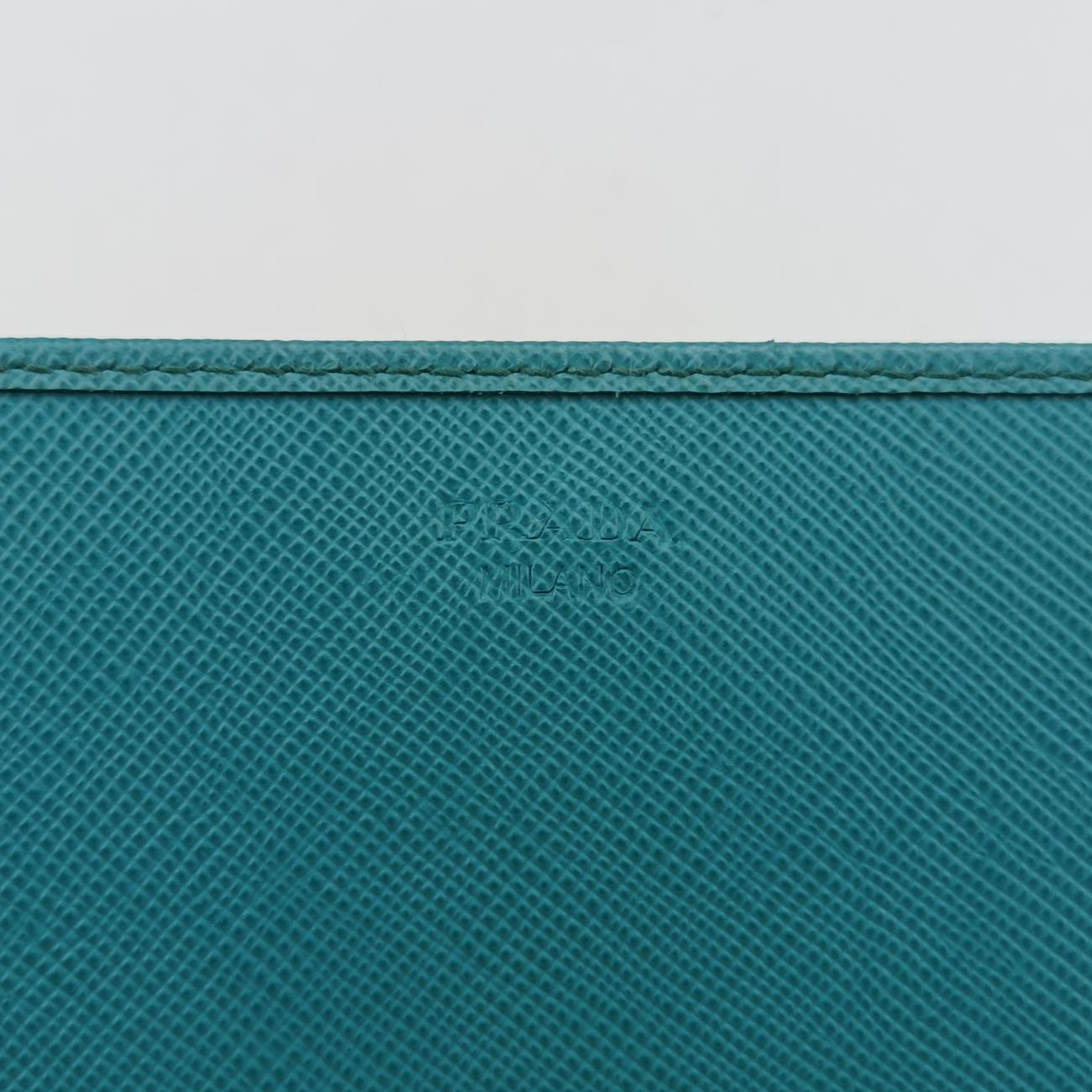 Metal Wallet on Chain Cornflower ClutchBlueSaffiano Leather1MT290181メタル ウォレット オン チェーン コーンフラワー クラッチブルーサフィアーノレザー1MT290181