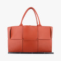 THE ARCO ToteOrange RedlambskinB09578945Lザ アルコトートオレンジレッドラムスキンB09578945L
