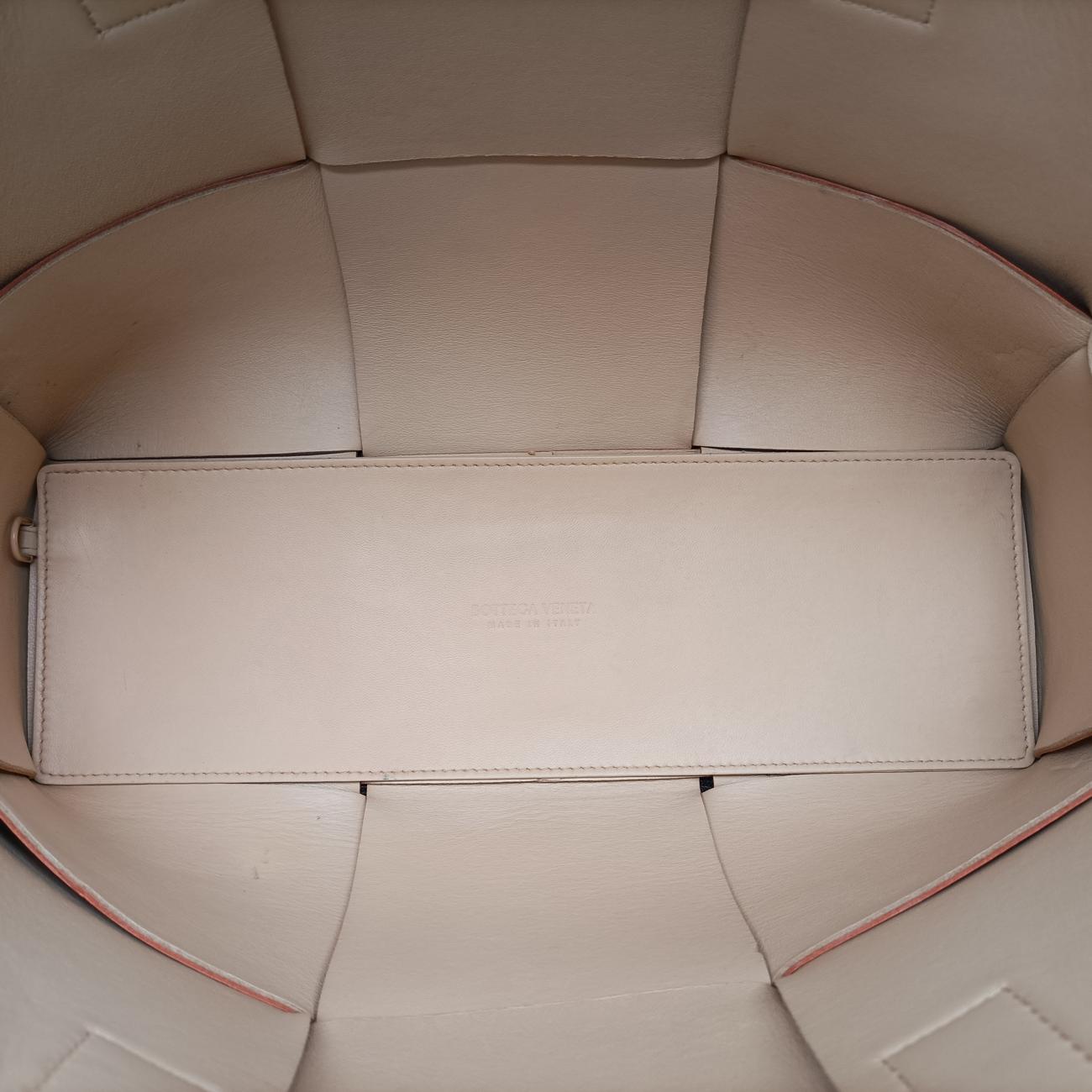 THE ARCO ToteOrange RedlambskinB09578945Lザ アルコトートオレンジレッドラムスキンB09578945L