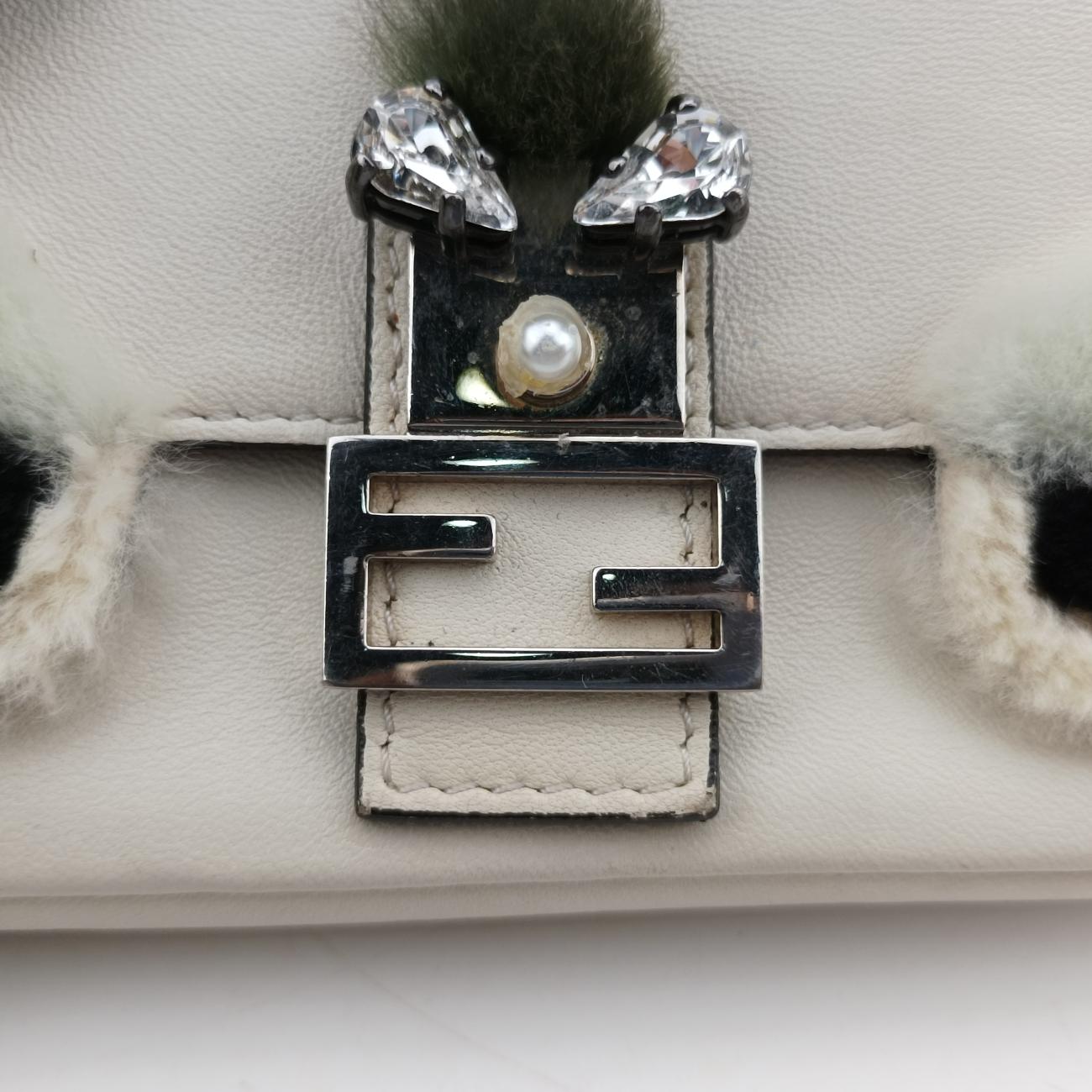 monster micro BaguetteWhiteLeather8M03548M0354-5Q3-168-3355モンスターマイクロバケットホワイトレザー8M03548M0354-5Q3-168-3355