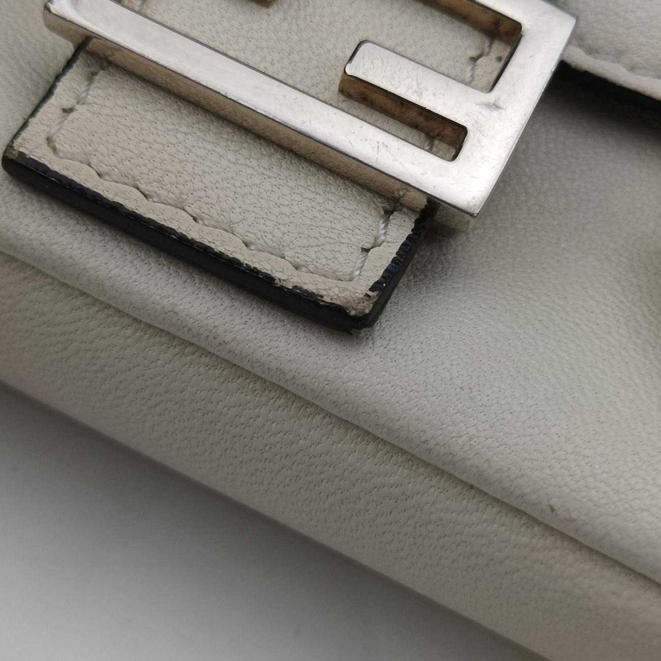 monster micro BaguetteWhiteLeather8M03548M0354-5Q3-168-3355モンスターマイクロバケットホワイトレザー8M03548M0354-5Q3-168-3355