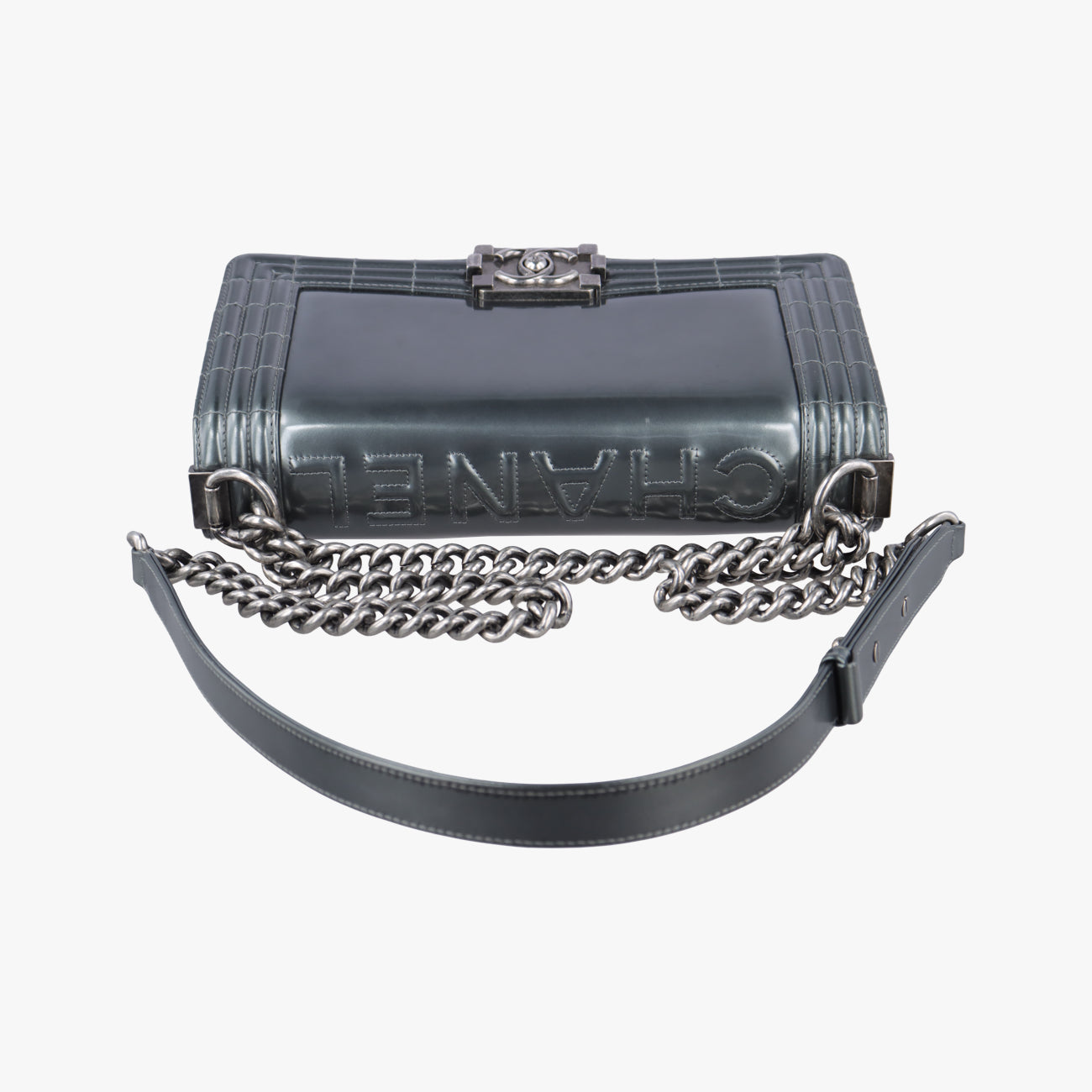 BOY CHANELSilverEnamelA6701816562047ボーイシャネルシルバーエナメルA6701816562047