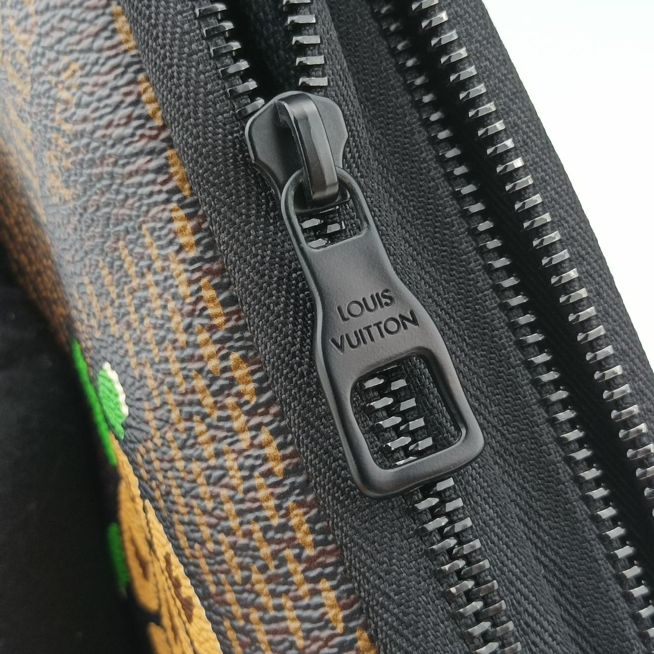 NIGO collaboration Double phone pouchEBENEDamier GiantN40377ICチップ TR4220NIGOコラボ ダブルフォンポーチエベヌダミエ ジャイアントN40377ICチップ TR4220