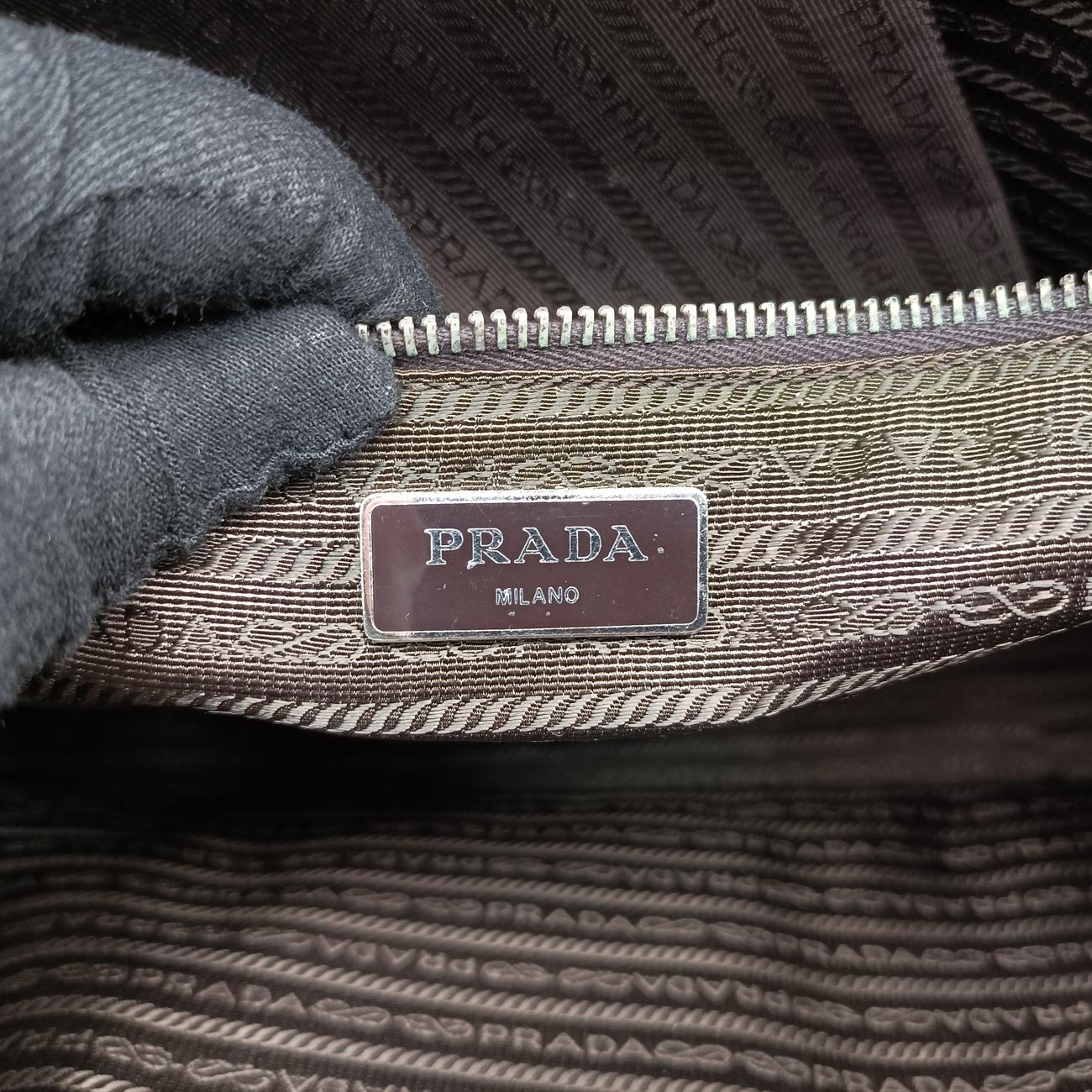 Triangle Logo PlateBrownSaffiano Leather178589164三角 ロゴ プレートブラウンサフィアーノレザー178589164