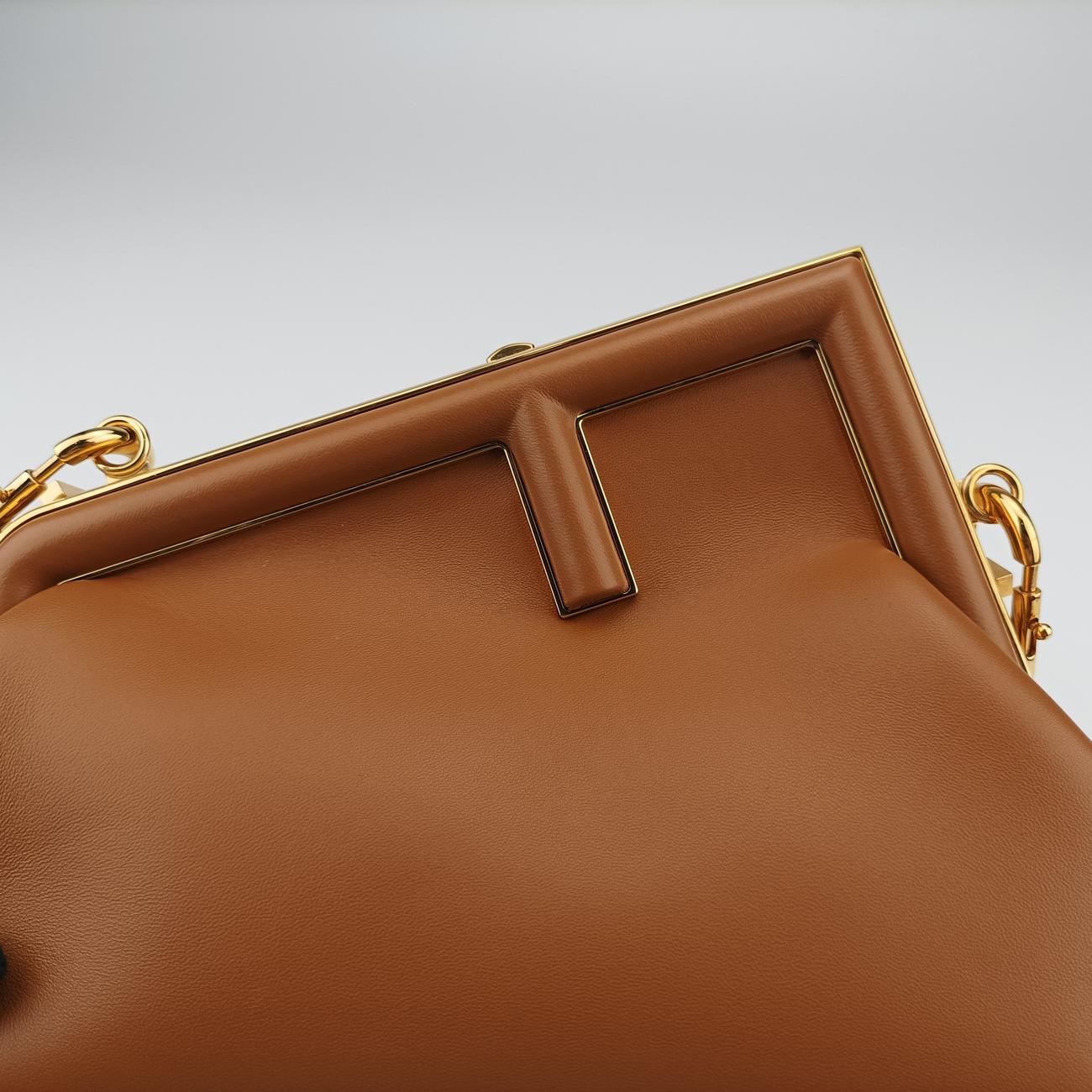First smallBrownLeather8BP1298BP129 ABVE 219-8241ファースト スモールブラウンレザー8BP1298BP129 ABVE 219-8241
