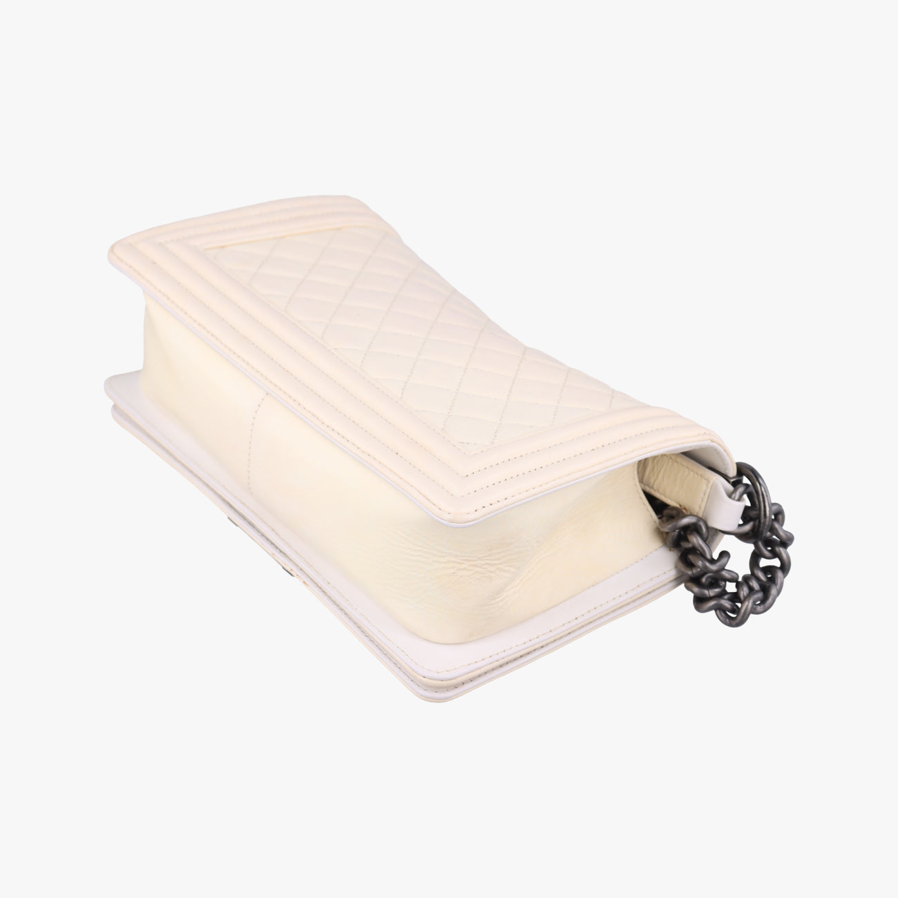 BOY CHANELbeigeLeatherA6708619476226ボーイシャネルベージュレザーA6708619476226