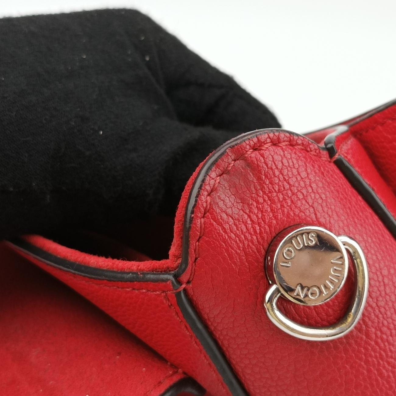 Very Chain BagRubyleatherM44285FO3198ヴェリーチェーンバッグルビーレザーM44285FO3198