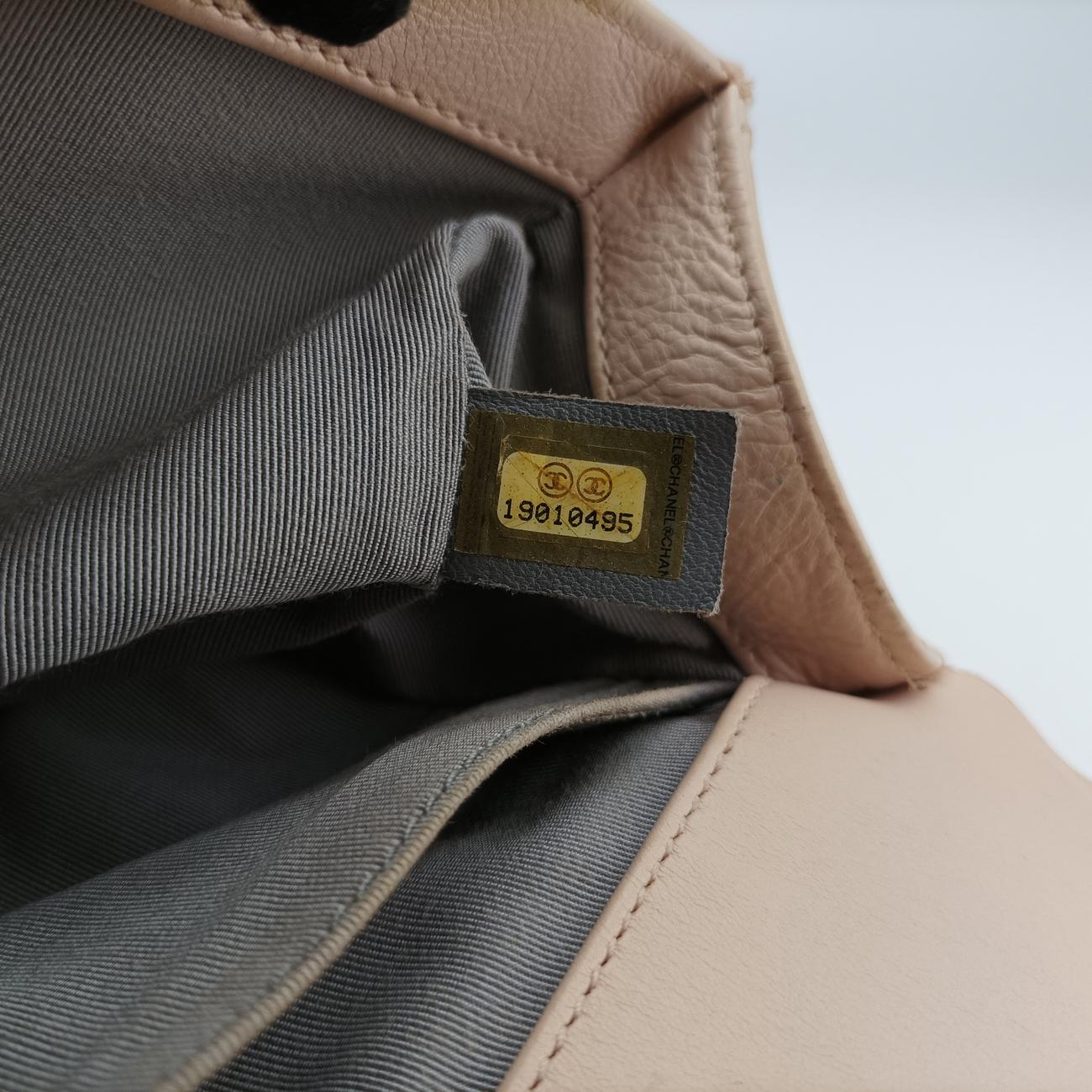 BOY CHANELbeigeLeatherA6671319010495ボーイシャネルベージュレザーA6671319010495