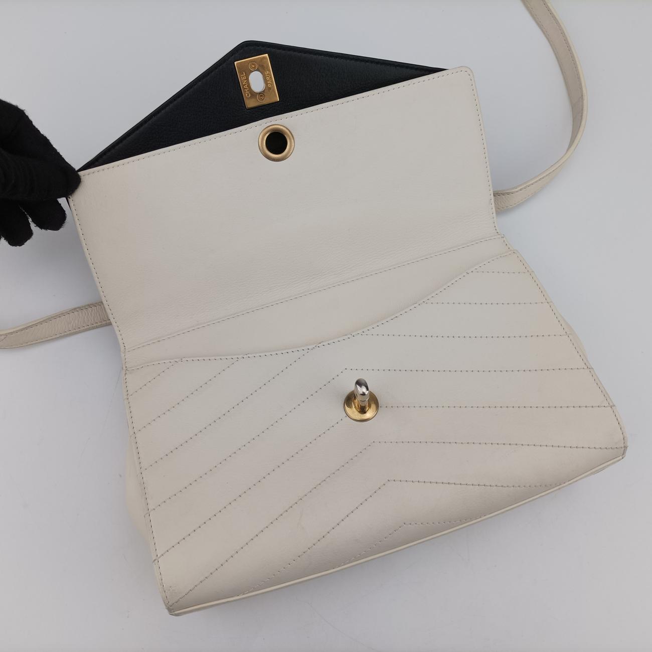 Chevron Quilted  SmallWhite x BlackLeather27211298シェブロンキルティングスモールホワイト×ブラックレザー27211298