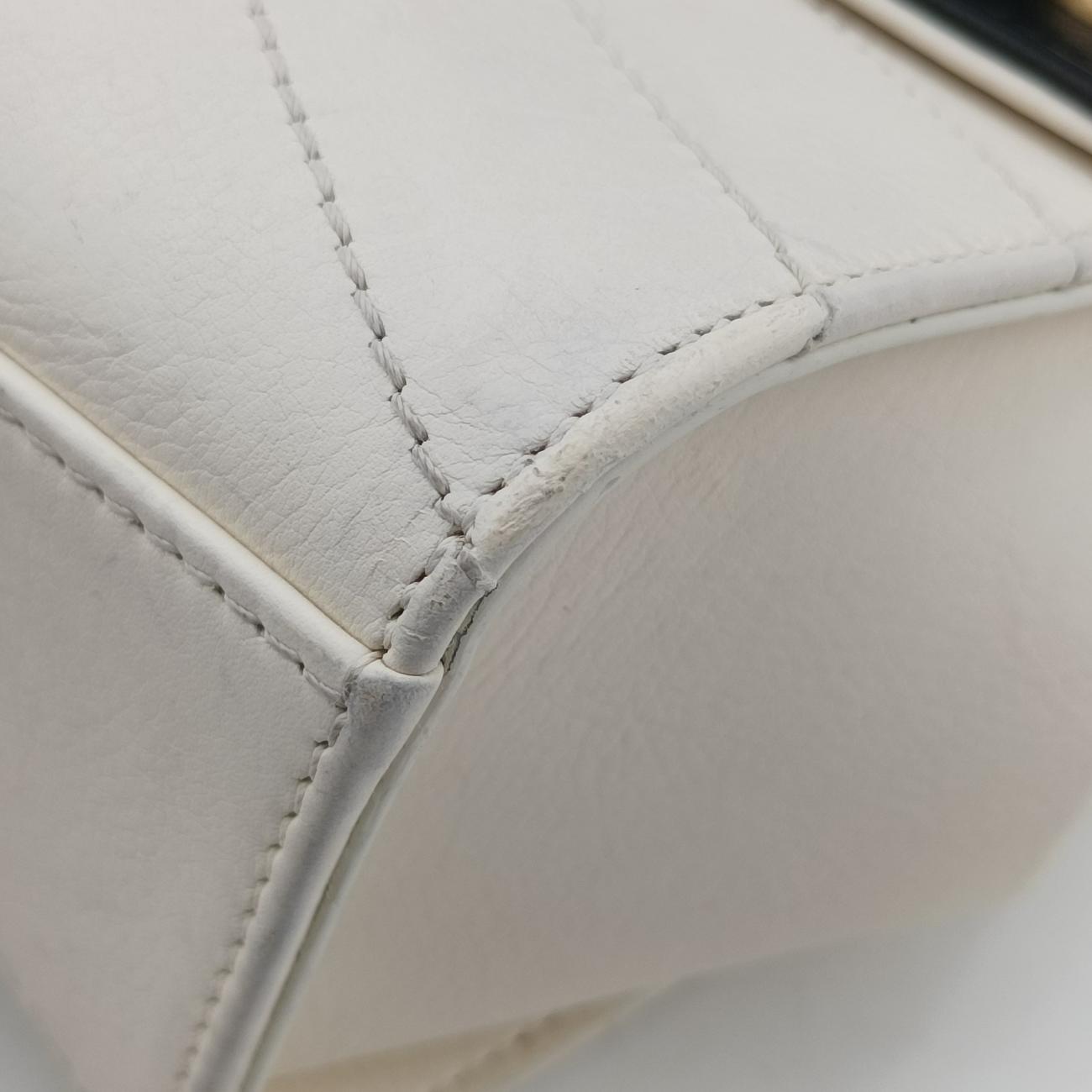 Chevron Quilted  SmallWhite x BlackLeather27211298シェブロンキルティングスモールホワイト×ブラックレザー27211298