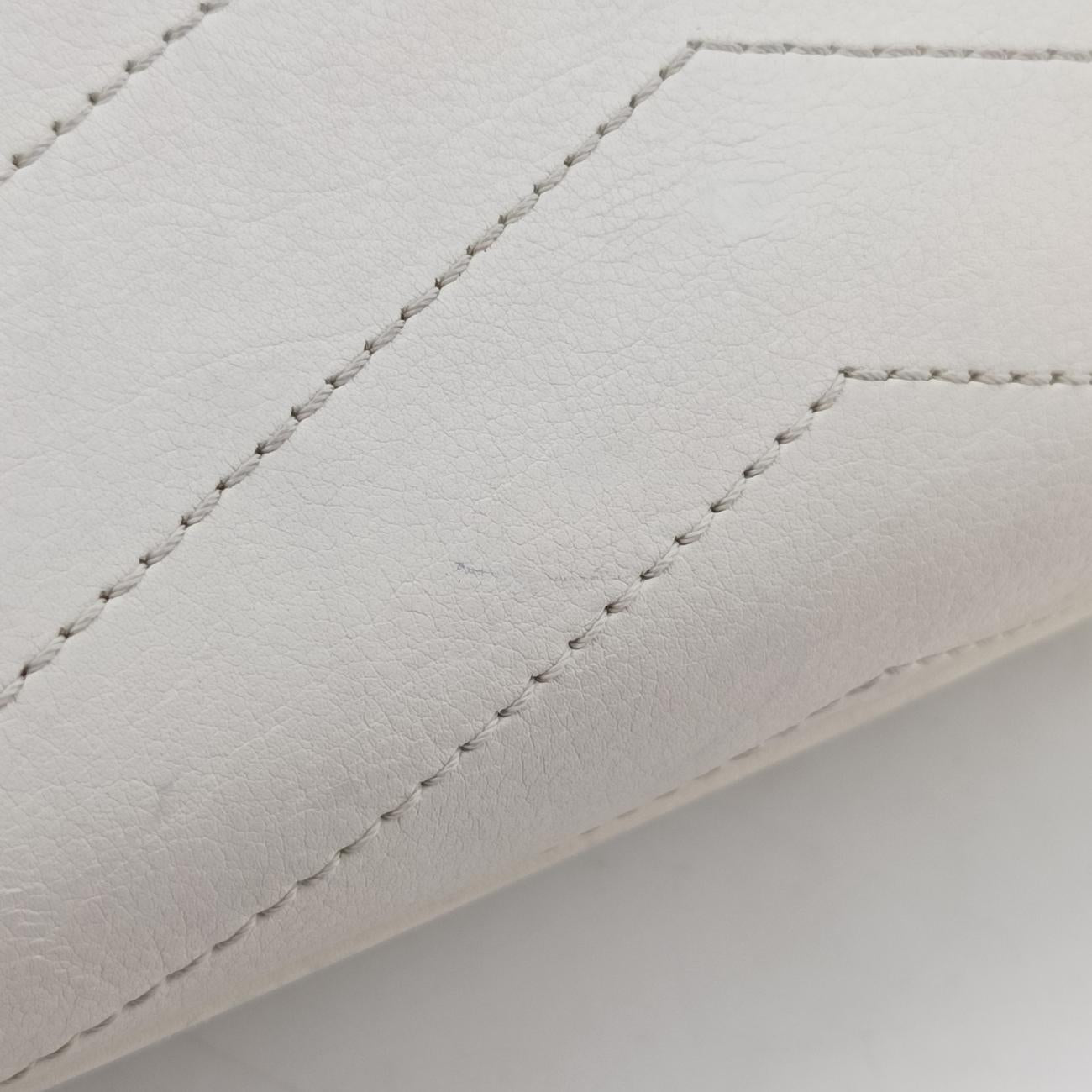Chevron Quilted  SmallWhite x BlackLeather27211298シェブロンキルティングスモールホワイト×ブラックレザー27211298