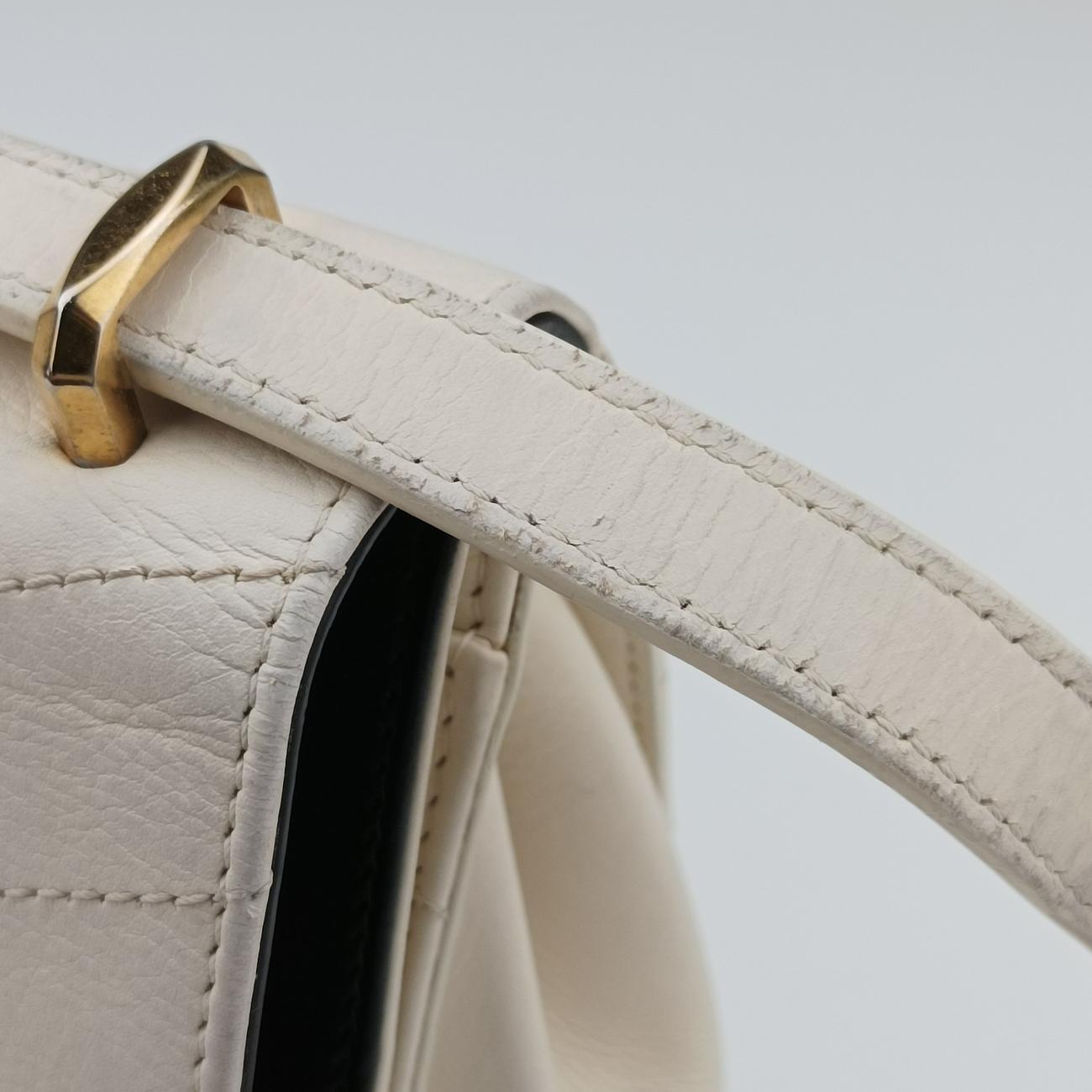 Chevron Quilted  SmallWhite x BlackLeather27211298シェブロンキルティングスモールホワイト×ブラックレザー27211298