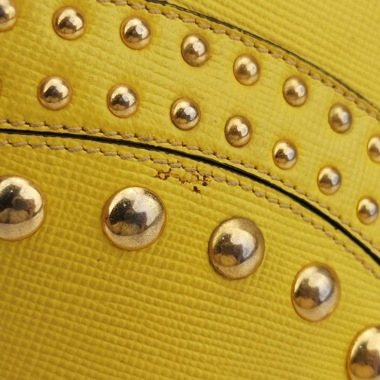 Cuir Studded Open PromenadeYellowSaffiano LeatherBN275325プロムナード スタッズイエローサフィアーノレザーBN275325