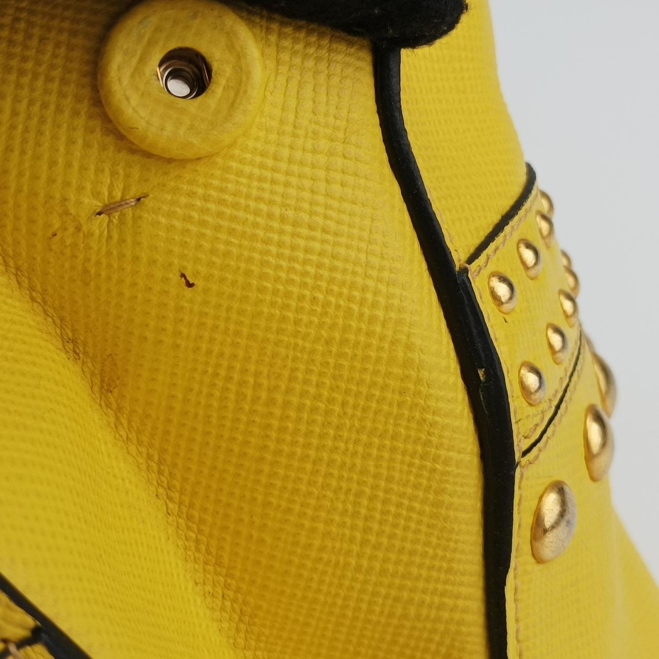 Cuir Studded Open PromenadeYellowSaffiano LeatherBN275325プロムナード スタッズイエローサフィアーノレザーBN275325