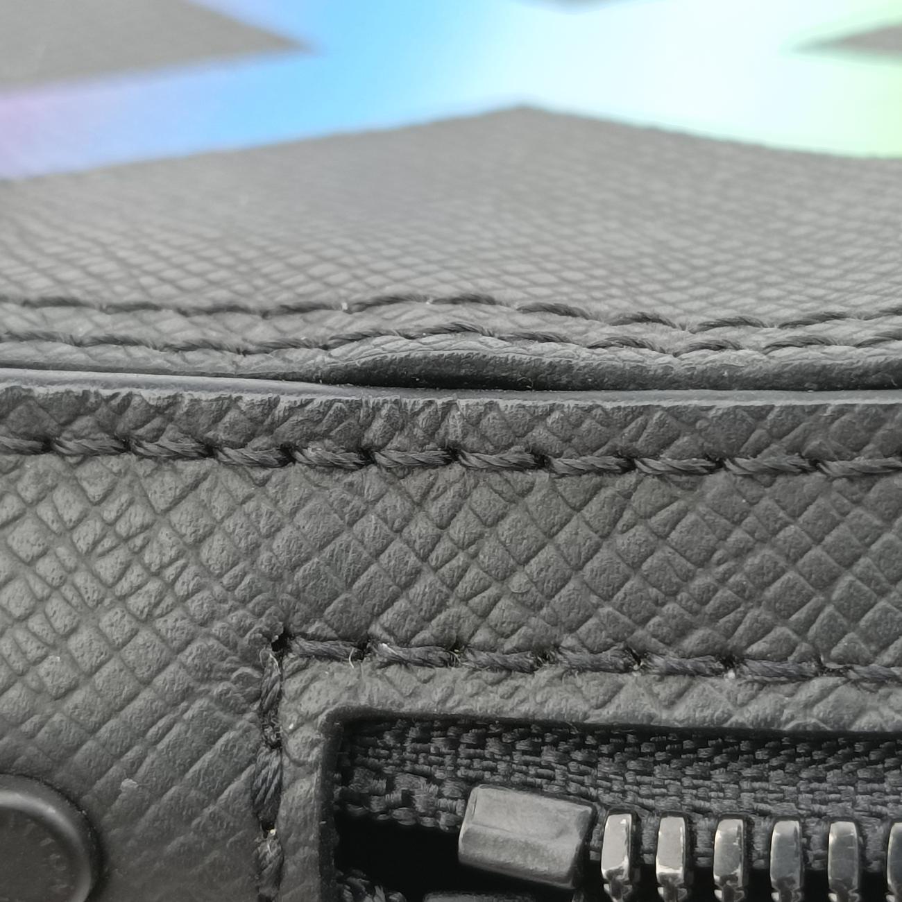 Danube MessengerBlack x MulticolorTaigaM30332CA2179 ICチップダヌーブメッセンジャーブラック×マルチカラータイガM30332CA2179 ICチップ