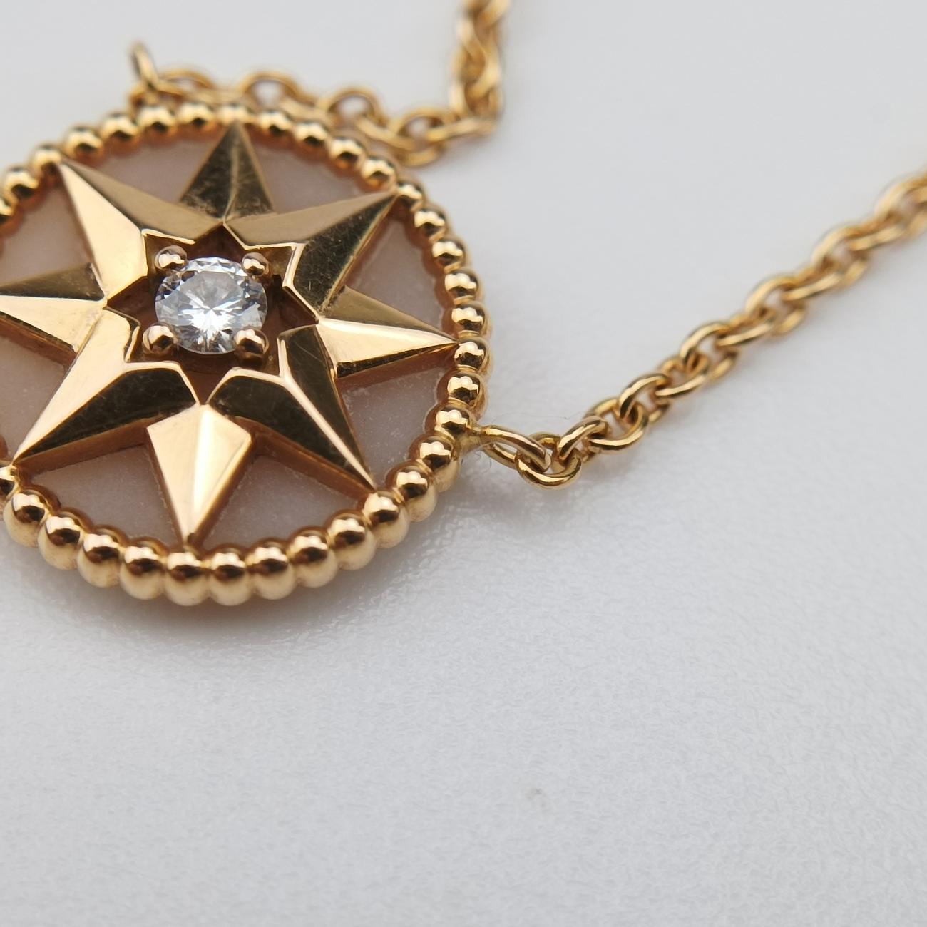 Rose des Vents medallion　Gold x BeigeAU750144461ローズデヴァン メダリオンゴールド×ベージュAU750144461