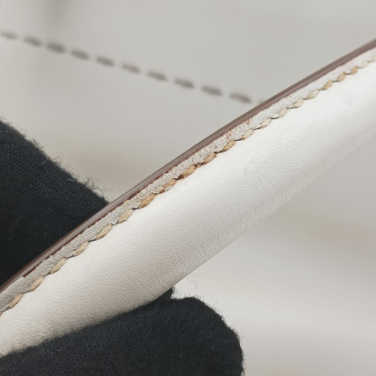 city Twin Pocket SatchelWhiteleatherBN2857208 31/Zシティ ツイン ポケット サッチェルホワイトレザーBN2857208 31/Z