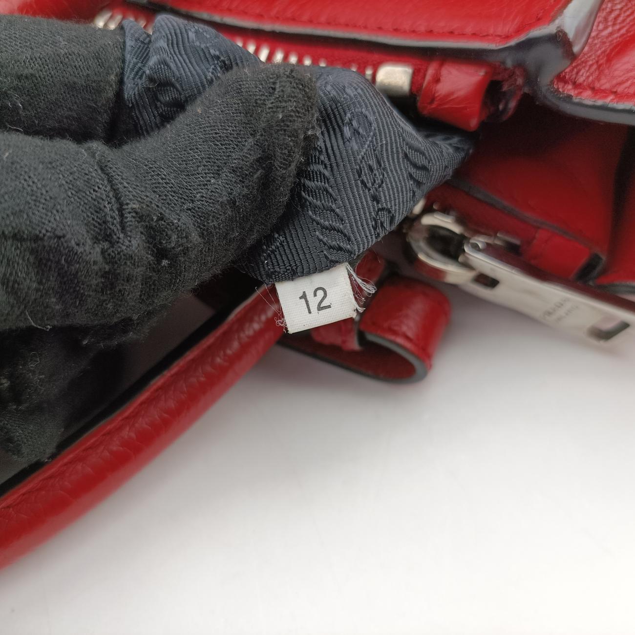 Twin Pocket Winged Tote Red Leather BN2619 12 113ツイン ポケット ウィング トート レッド レザー BN2619 12 113