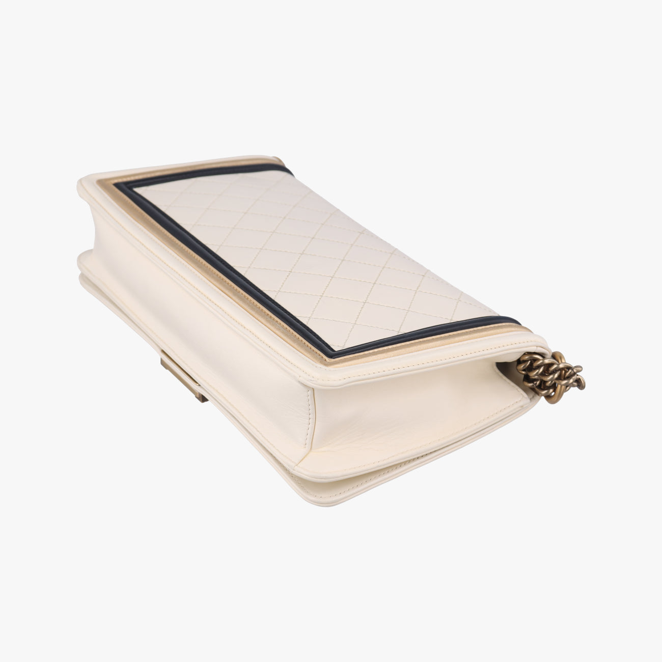 BOY CHANELWhitelambskinA6754617742353ボーイシャネルホワイトラムスキンA6754617742353