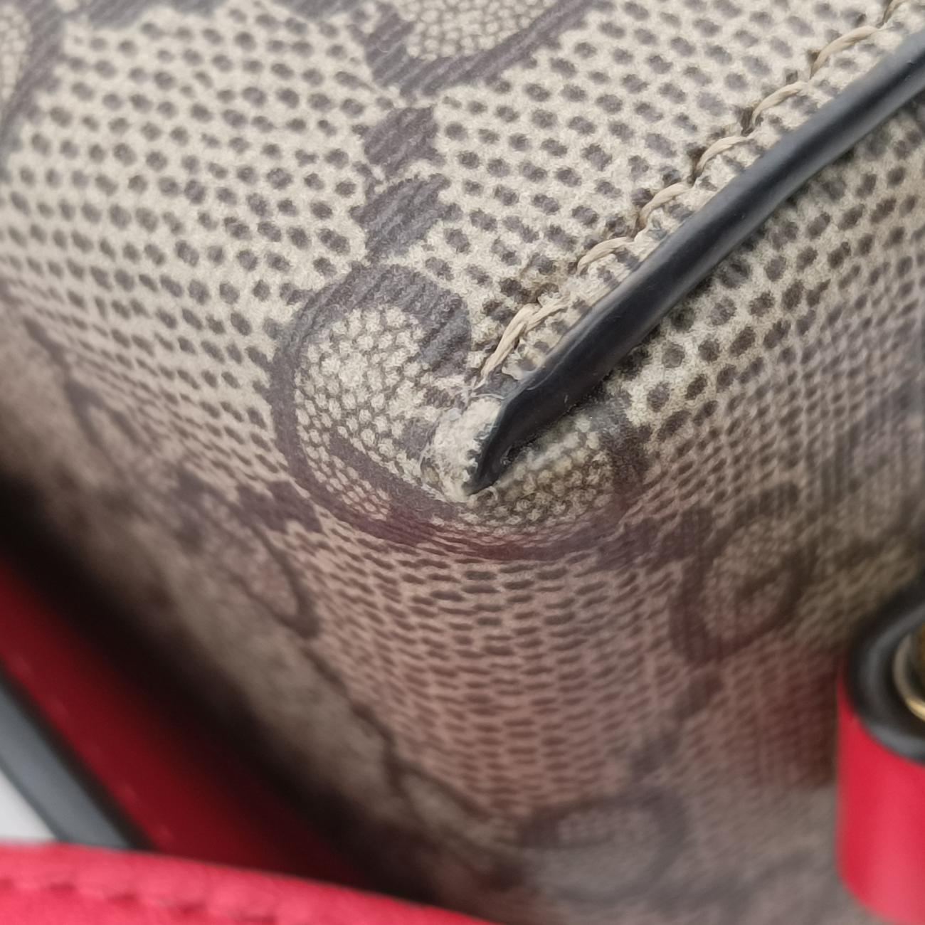 GG SupremeBrown×RedPVC coated canvas677610GGスプリーム ブラウン×レッドPVCコーティングキャンバス677610