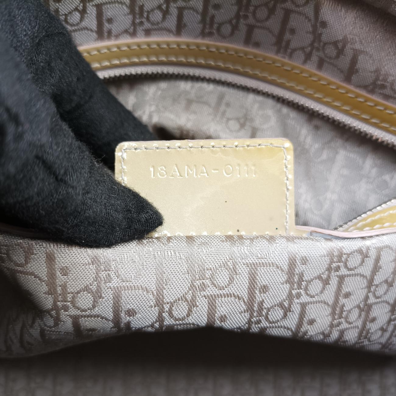 Lady DiorYellowPatent18AMA-0111レディディオール ラージイエローパテント18AMA-0111