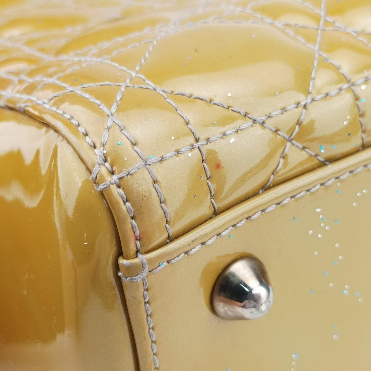 Lady DiorYellowPatent18AMA-0111レディディオール ラージイエローパテント18AMA-0111