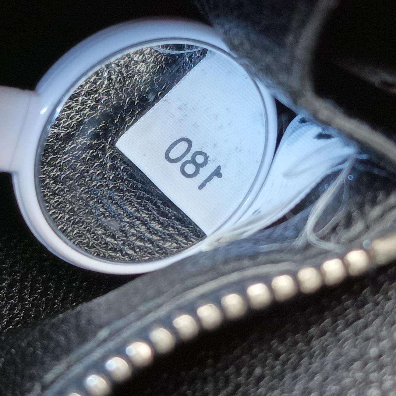 Studded CrossbodyBlack×NavySaffiano LeatherBT0970180スタッズクロスボディブラック×ネイビーサフィアーノレザーBT0970180