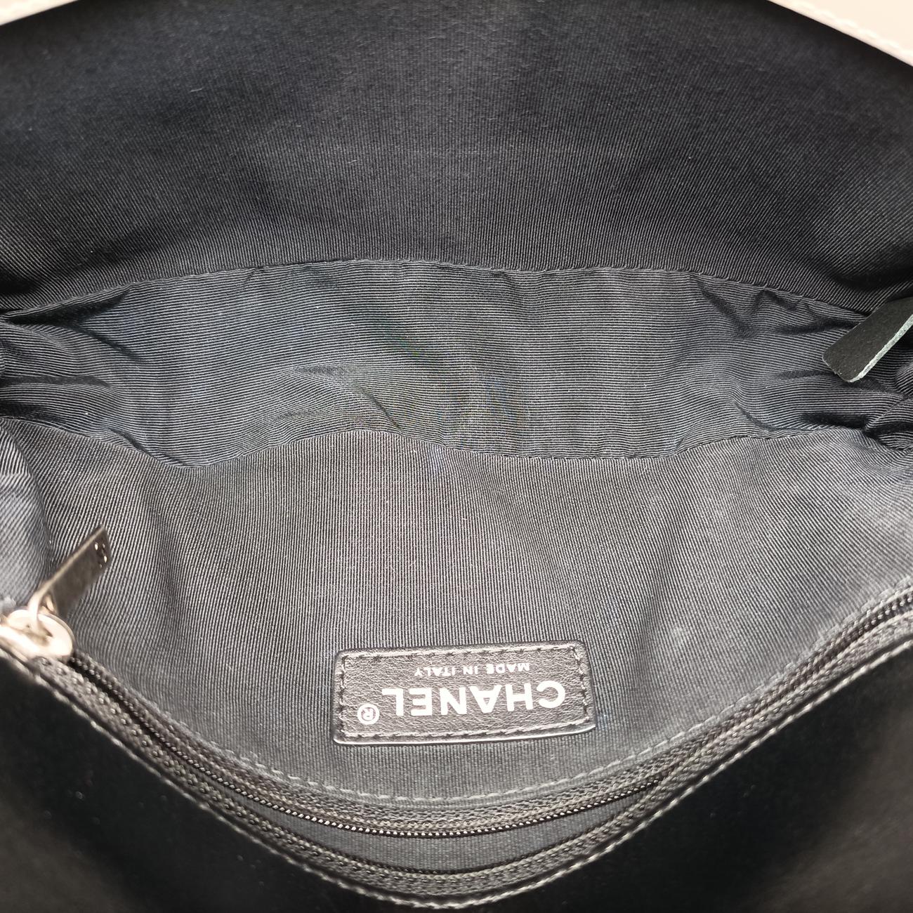 BOY CHANEL Black×white Leather A66713 15641012ボーイシャネル ブラック×ホワイト レザー A66713 15641012