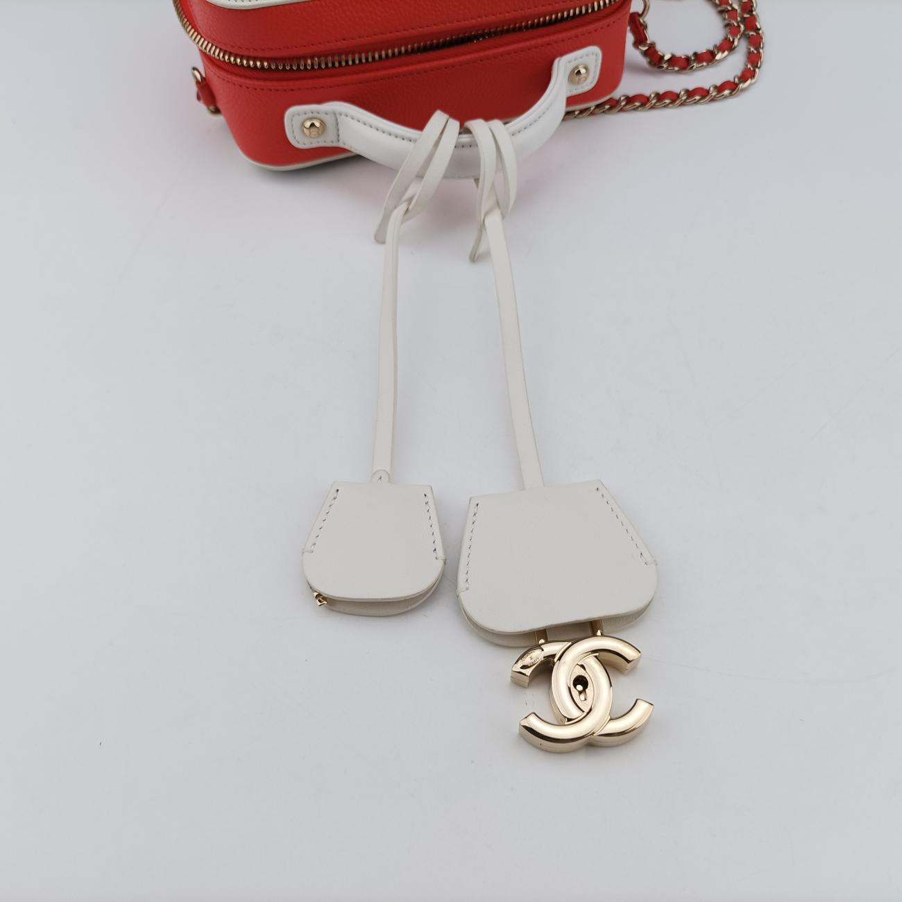 Filigree Vanity CaseBlue x Red x WhiteCaviar LeatherA9334226940738CCフィリグリー バニティ ケース トップ ハンドルブルー×レッド×ホワイトキャビアレザーA9334226940738