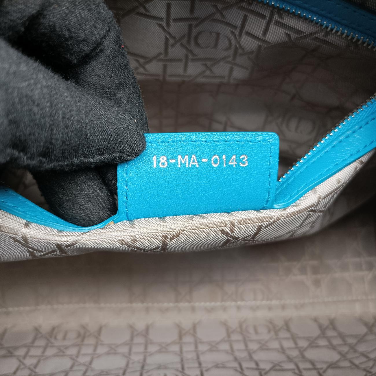 Lady DiorBluelambskin18-MA-0143レディディオールブルーラムスキン18-MA-0143