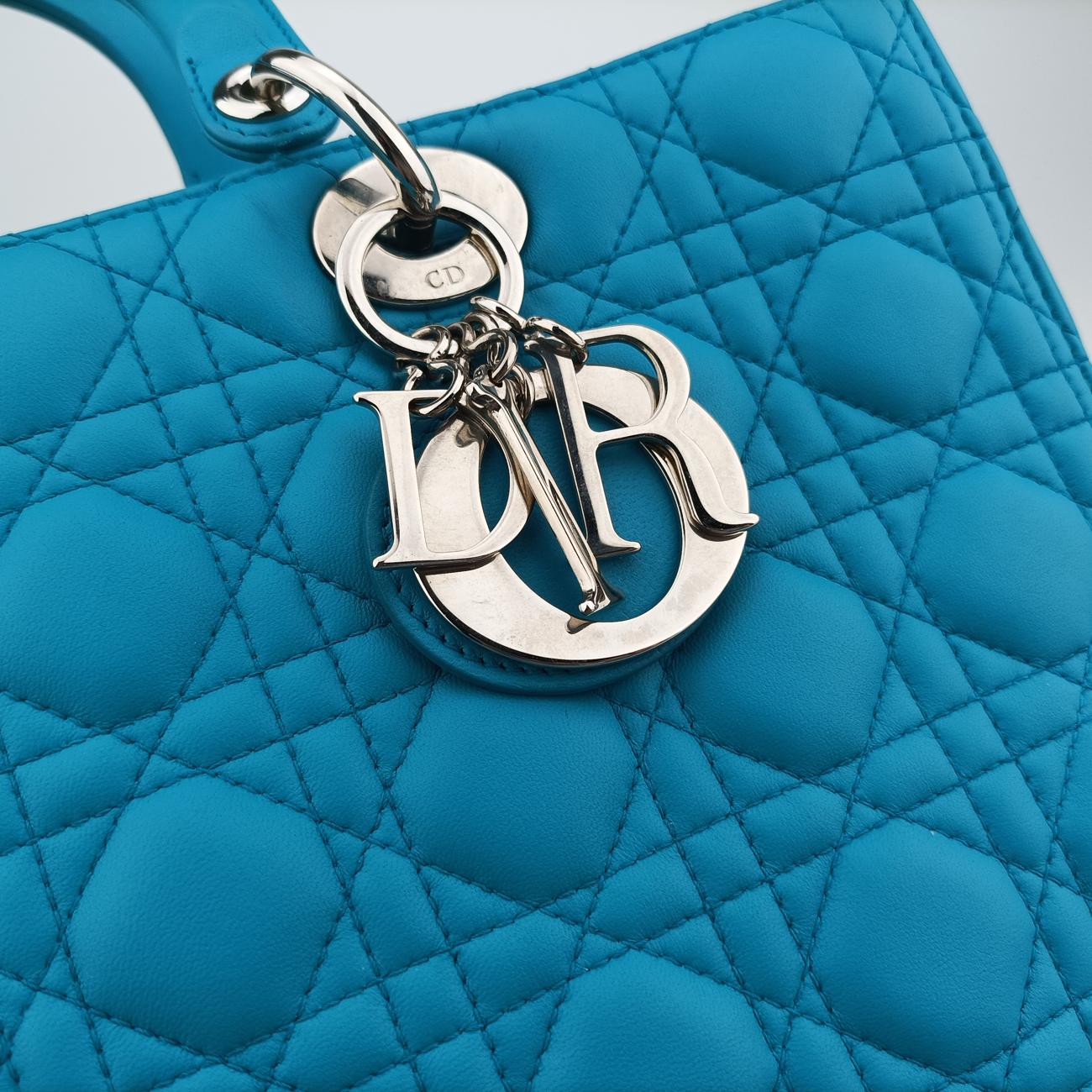 Lady DiorBluelambskin18-MA-0143レディディオールブルーラムスキン18-MA-0143