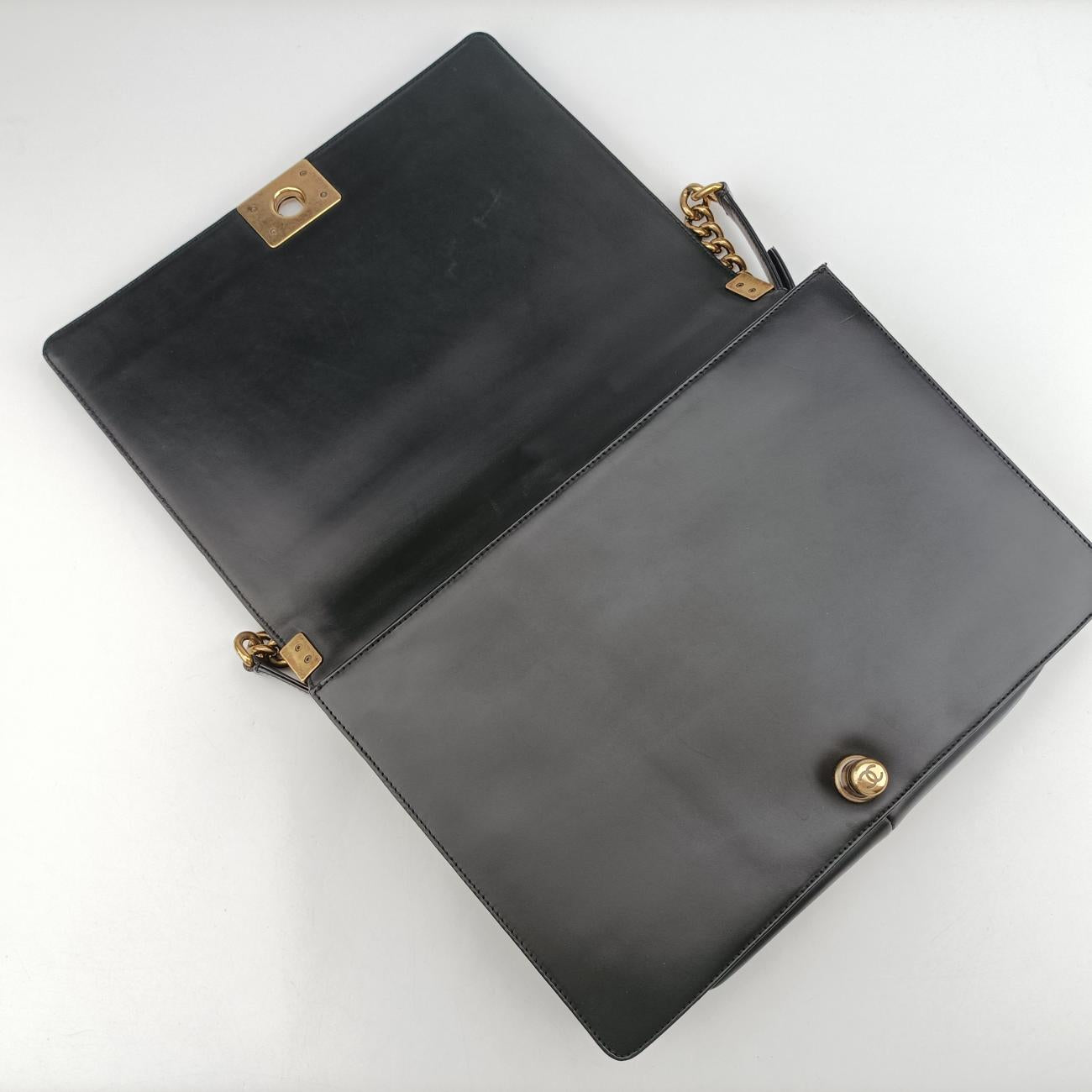 BOY CHANELBlackLeatherA6671115332938ボーイシャネルブラックレザーA6671115332938