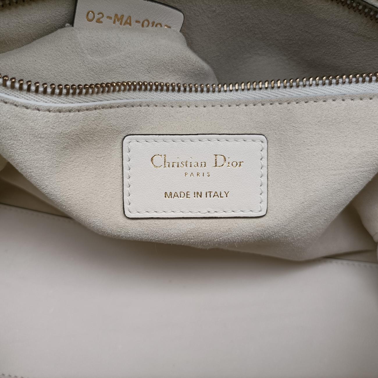 Lady Dior White Leather 02-MA-0197レディディオール ホワイト レザー 02-MA-0197