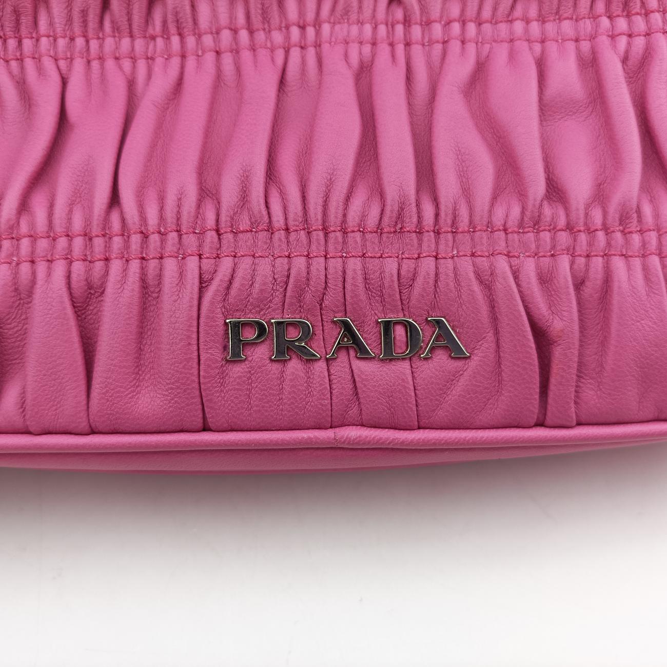 Nappa Gaufre Nero HandbagPinkLeather233ナッパ ゴーフル ネロ ハンドバッグピンクレザー233