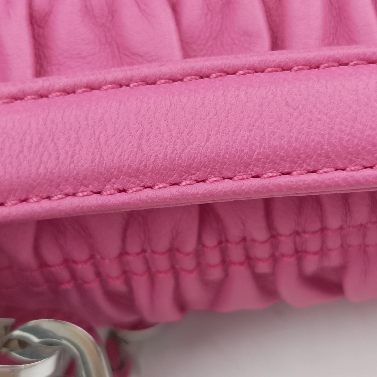 Nappa Gaufre Nero HandbagPinkLeather233ナッパ ゴーフル ネロ ハンドバッグピンクレザー233