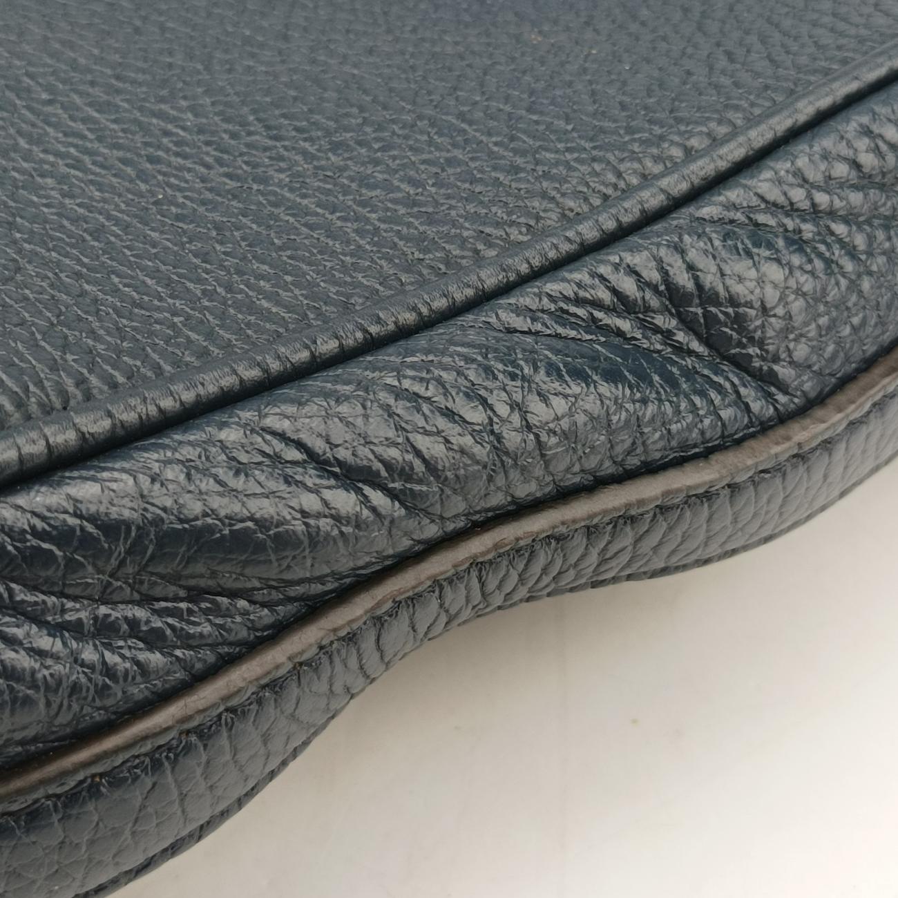Armand Briefcase MM NAVY Taurillon leather M54380 UB2137アルマンド ブリーフケース MM ネイビー トリヨンレザー M54380 UB2137