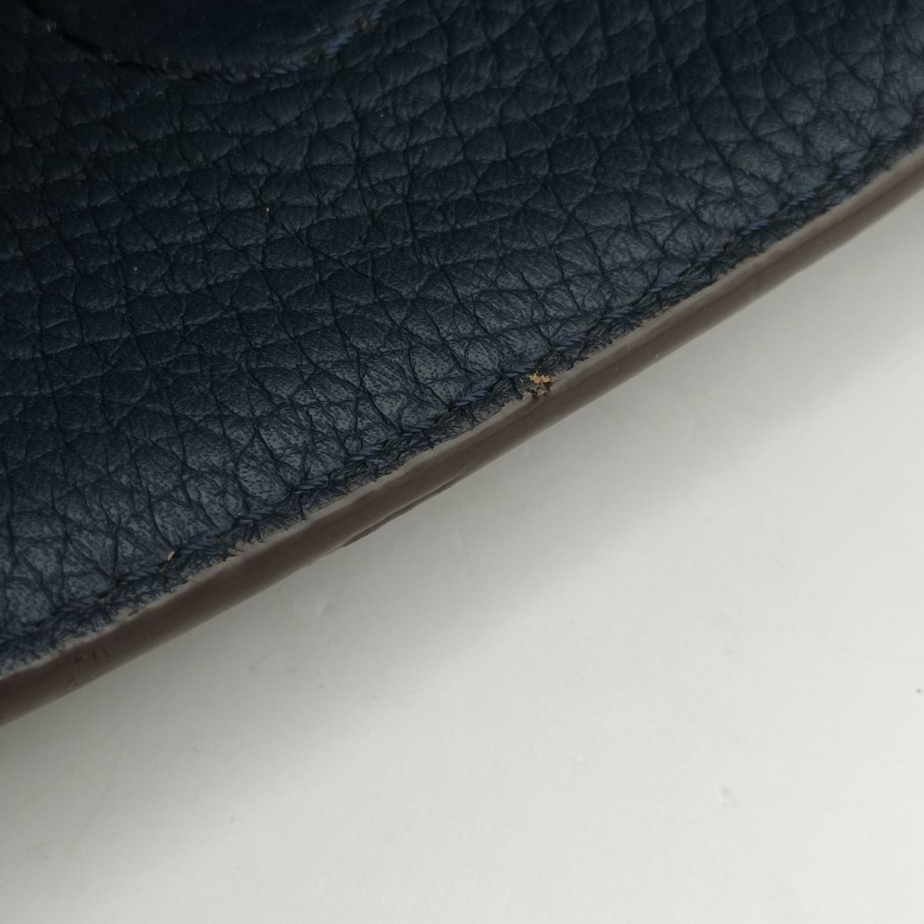 Armand Briefcase MM NAVY Taurillon leather M54380 UB2137アルマンド ブリーフケース MM ネイビー トリヨンレザー M54380 UB2137