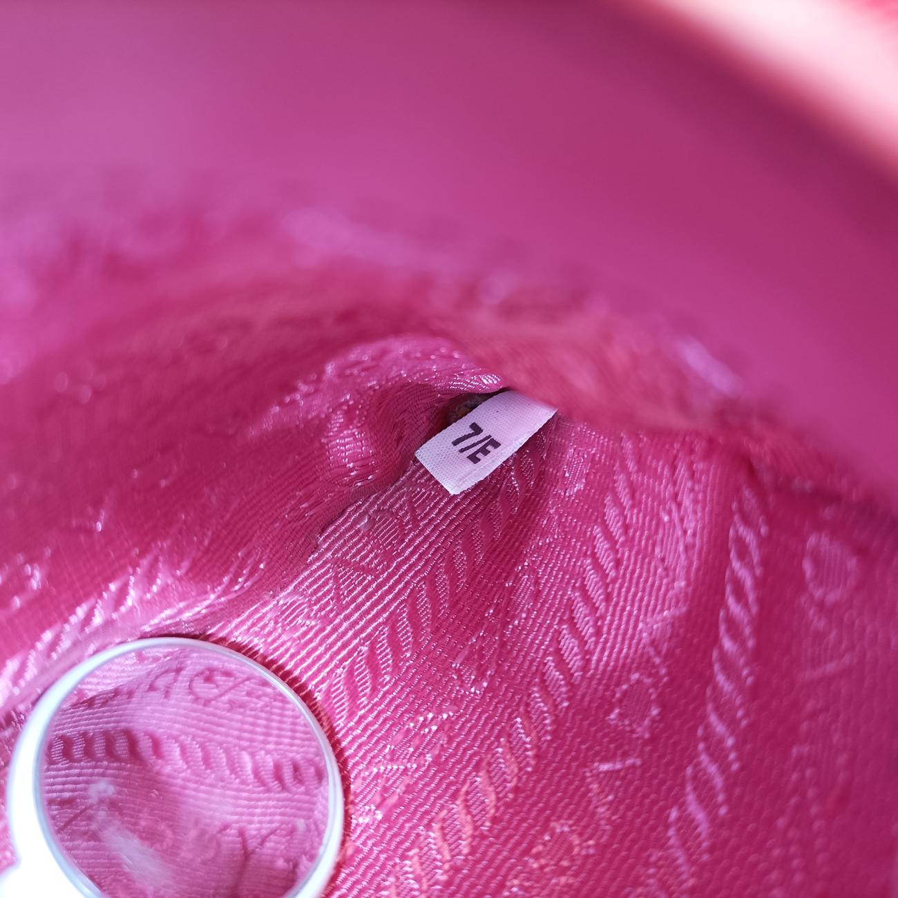 Diagramme Pink Leather 1BH130 7/Eダイアグラム ピンク レザー 1BH130 7/E