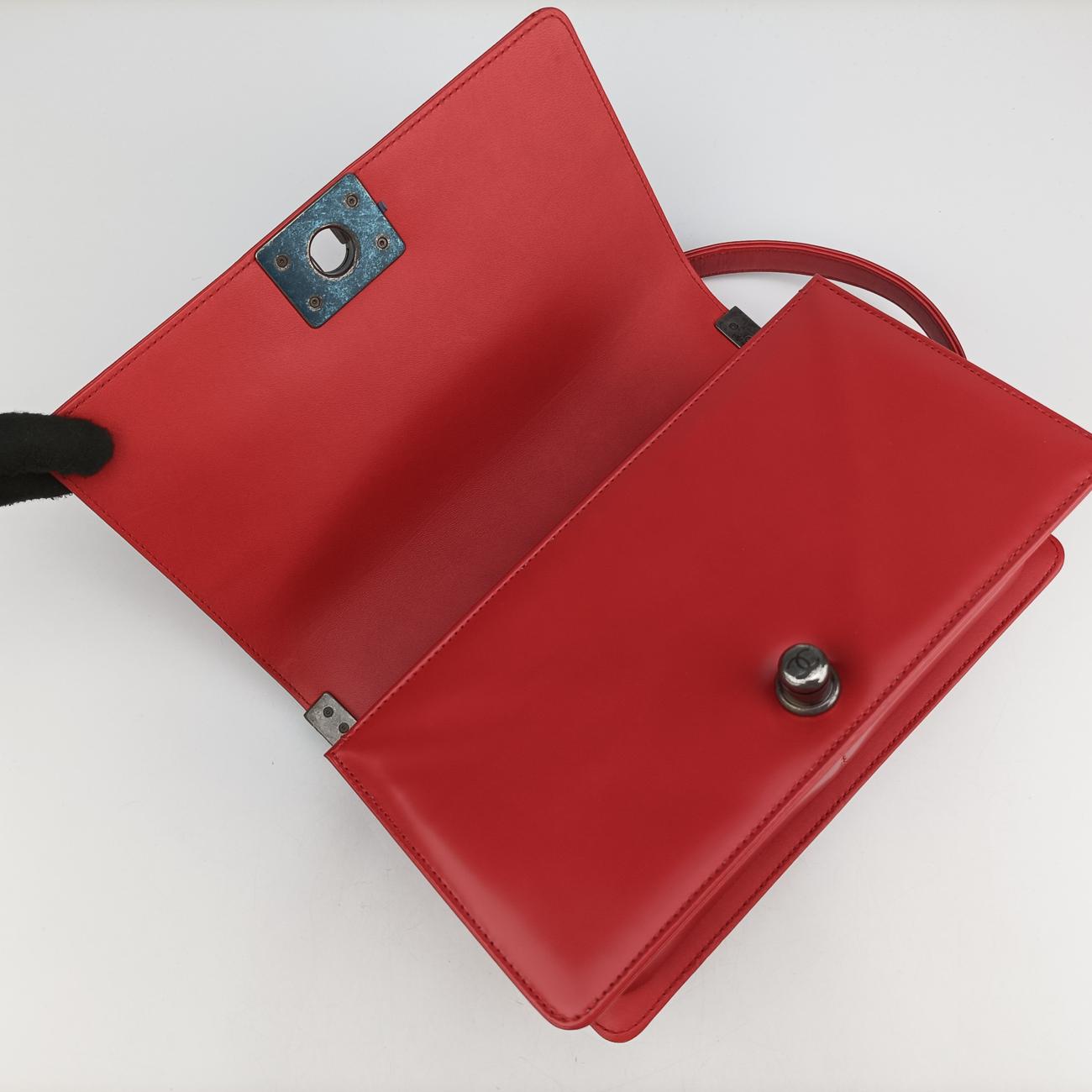 BOY CHANEL Red Leather 21509383ボーイシャネル レッド レザー A67086 21509383