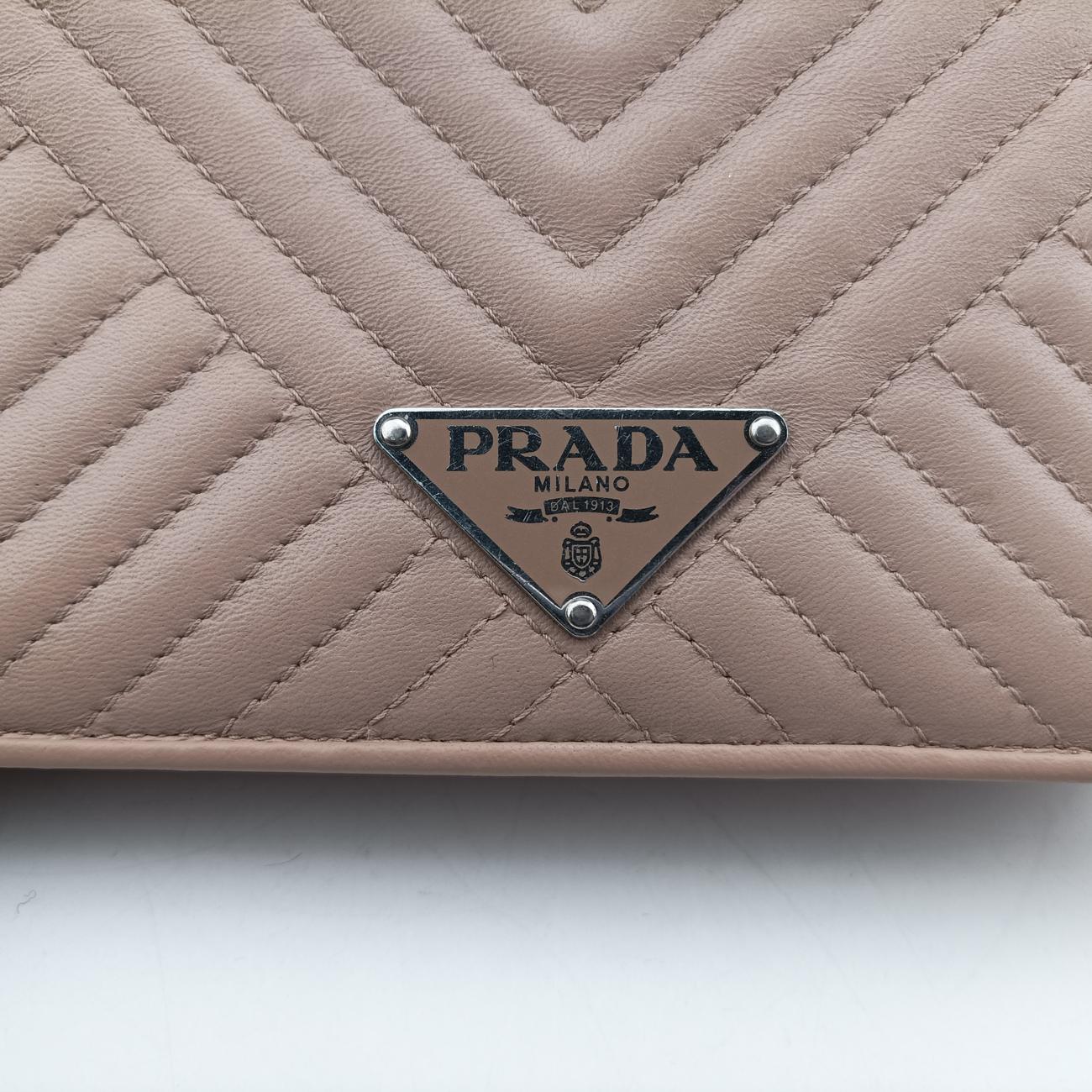 Diagramme Pink leather 1DH044 107 Aダイアグラム ピンク レザー 1DH044 107 A