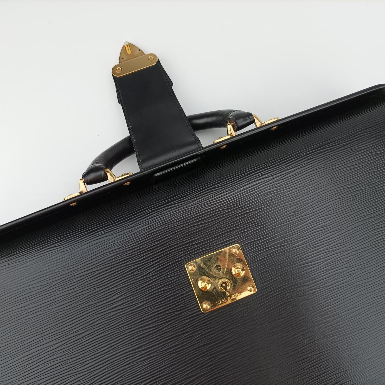 Servite FermoirNoirEpiM54352MI0938セルヴィット フェルモワールノワールエピM54352MI0938