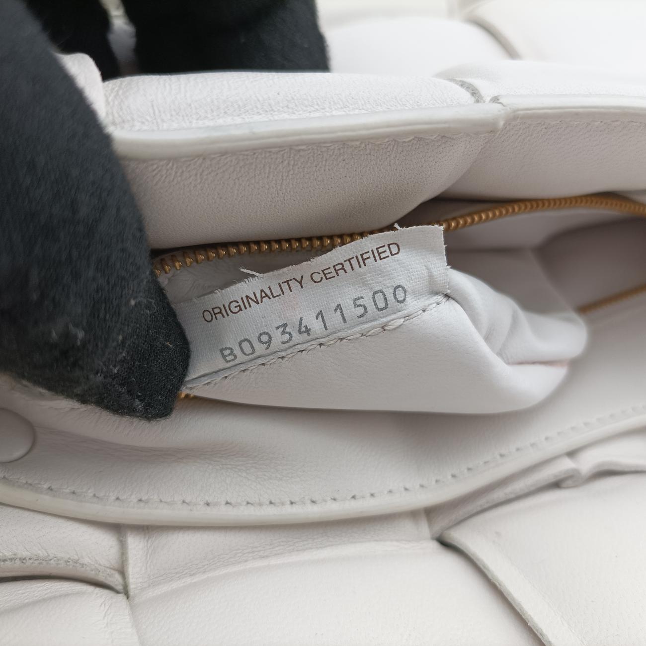 The Chain Cassette White lambskin B09341150Oザ チェーン カセット ホワイト ラムスキン B09341150O